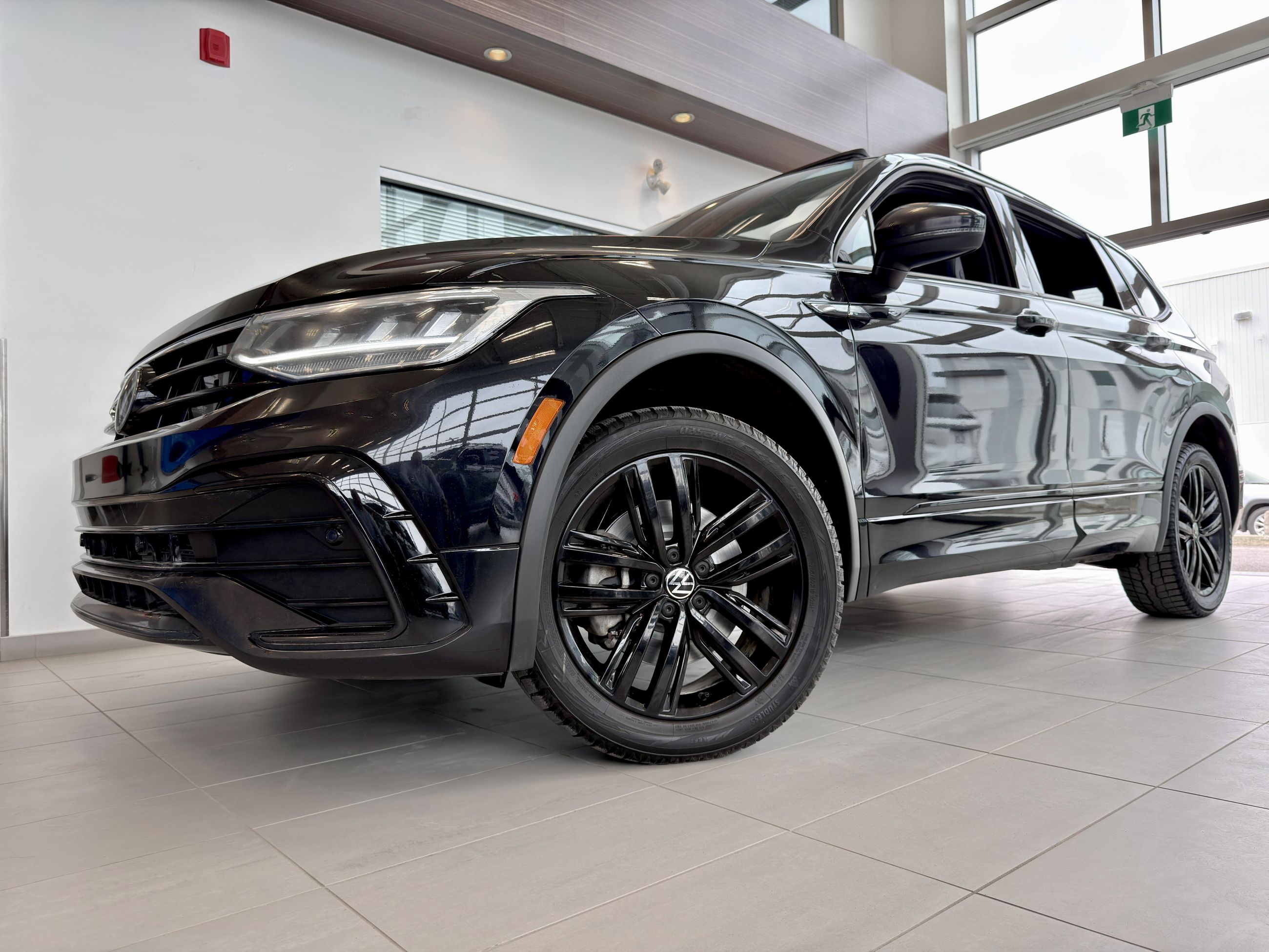 [Volkswagen] [Tiguan] [Comfortline R-Line Black Edition] [2022] - [Villeneuve Honda Joliette]