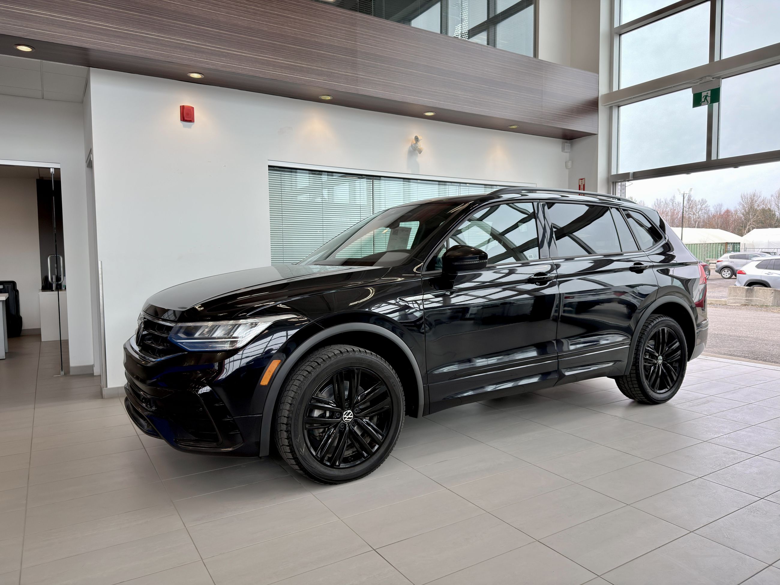 [Volkswagen] [Tiguan] [Comfortline R-Line Black Edition] [2022] - [Villeneuve Honda Joliette]