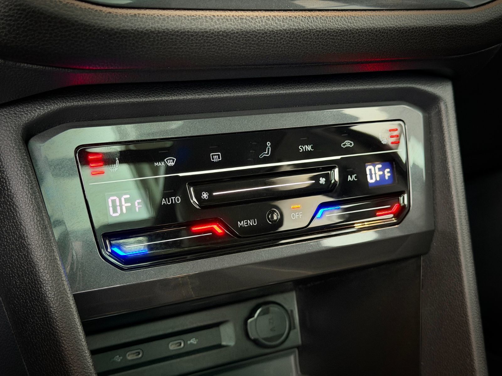 Volkswagen Tiguan Comfortline R-Line Black Edition 2022-26
