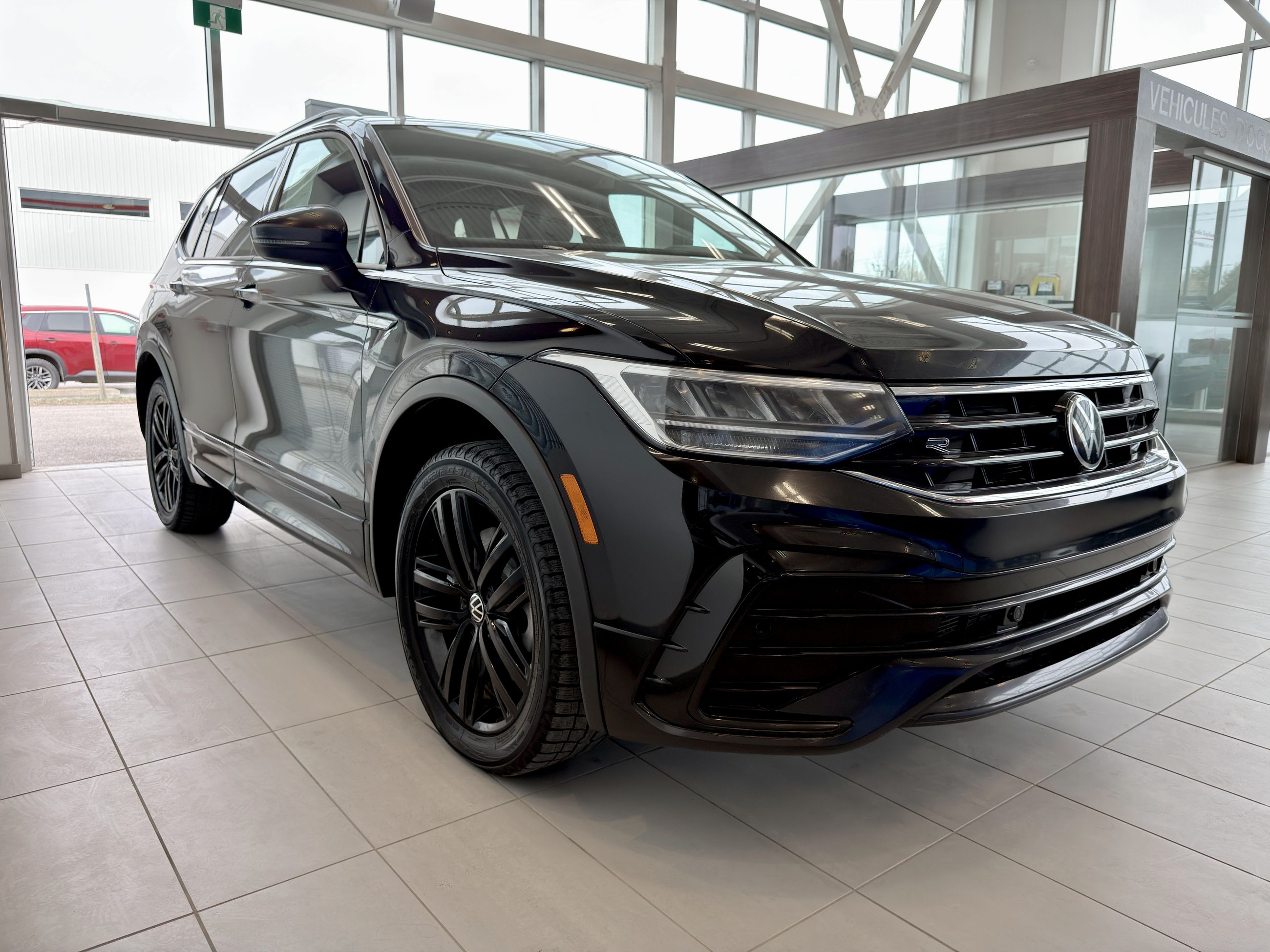 [Volkswagen] [Tiguan] [Comfortline R-Line Black Edition] [2022] - [Villeneuve Honda Joliette]