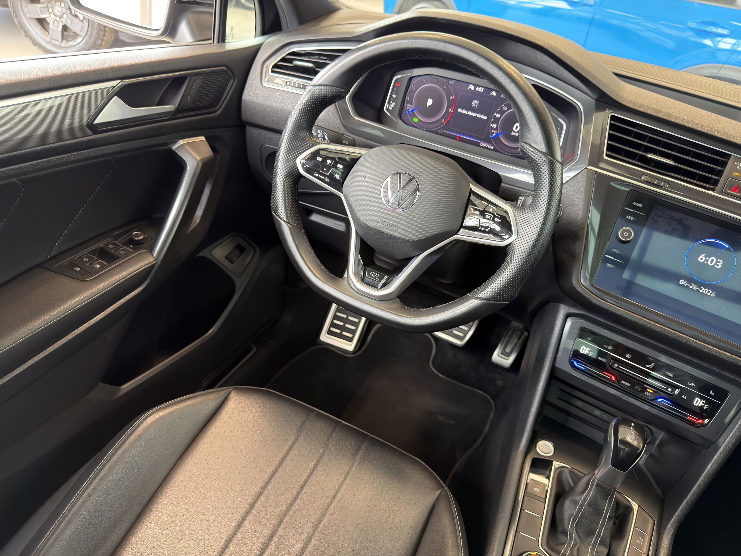 Volkswagen Tiguan Comfortline R-Line Black Edition 2022-18