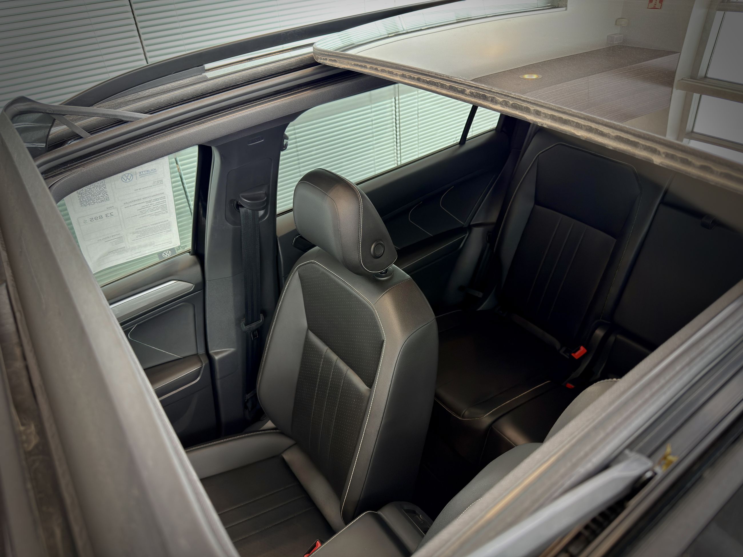 Volkswagen Tiguan Comfortline R-Line Black Edition 2022-13