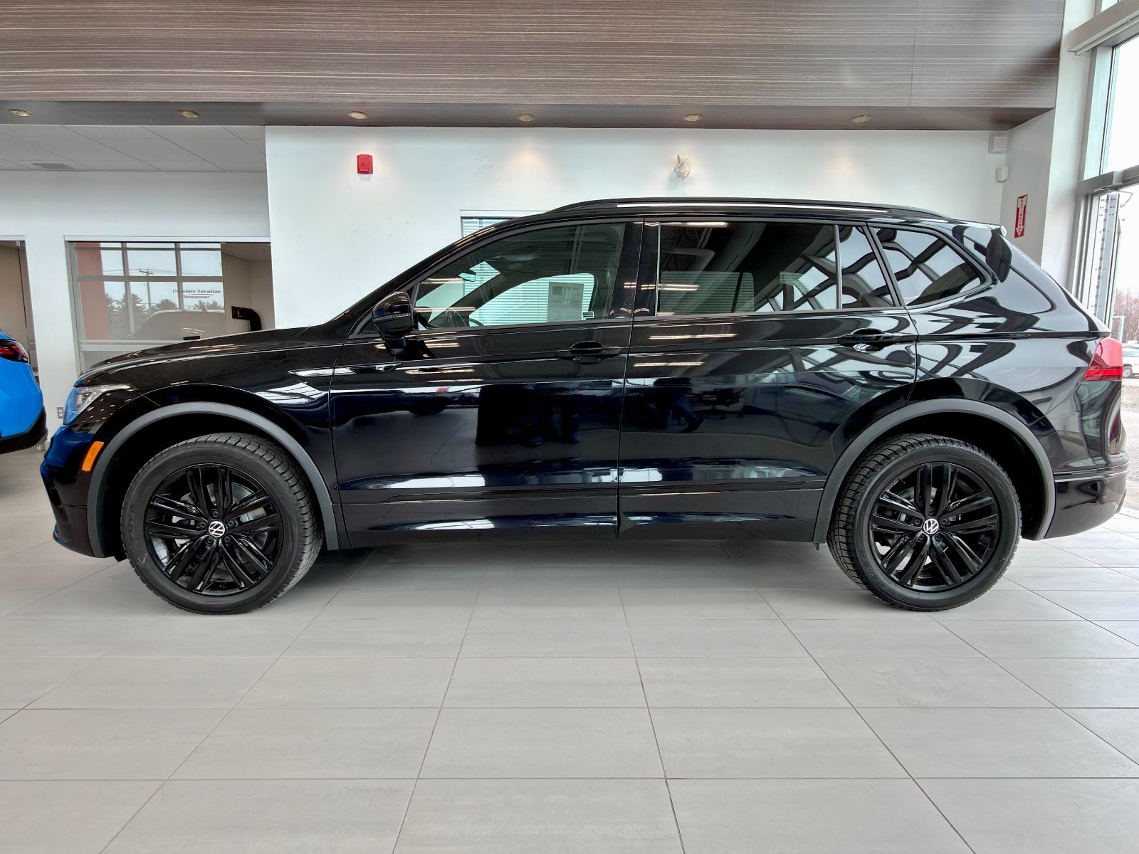 Volkswagen Tiguan Comfortline R-Line Black Edition 2022-8