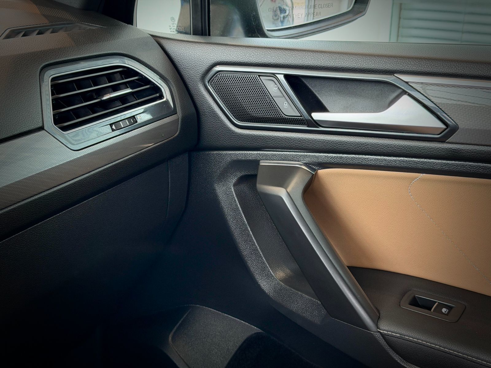 2022 Volkswagen Tiguan Comfortline R-Line Black Edition-33