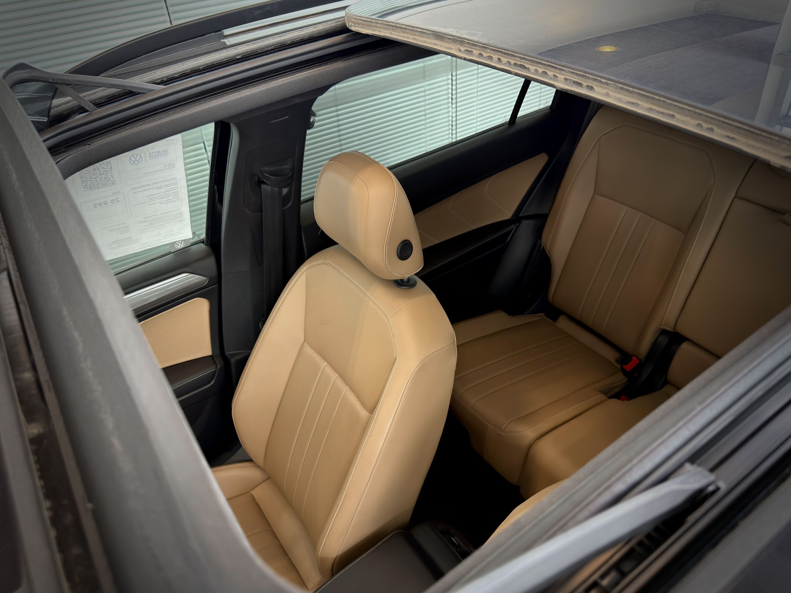 2022 Volkswagen Tiguan Comfortline R-Line Black Edition-16