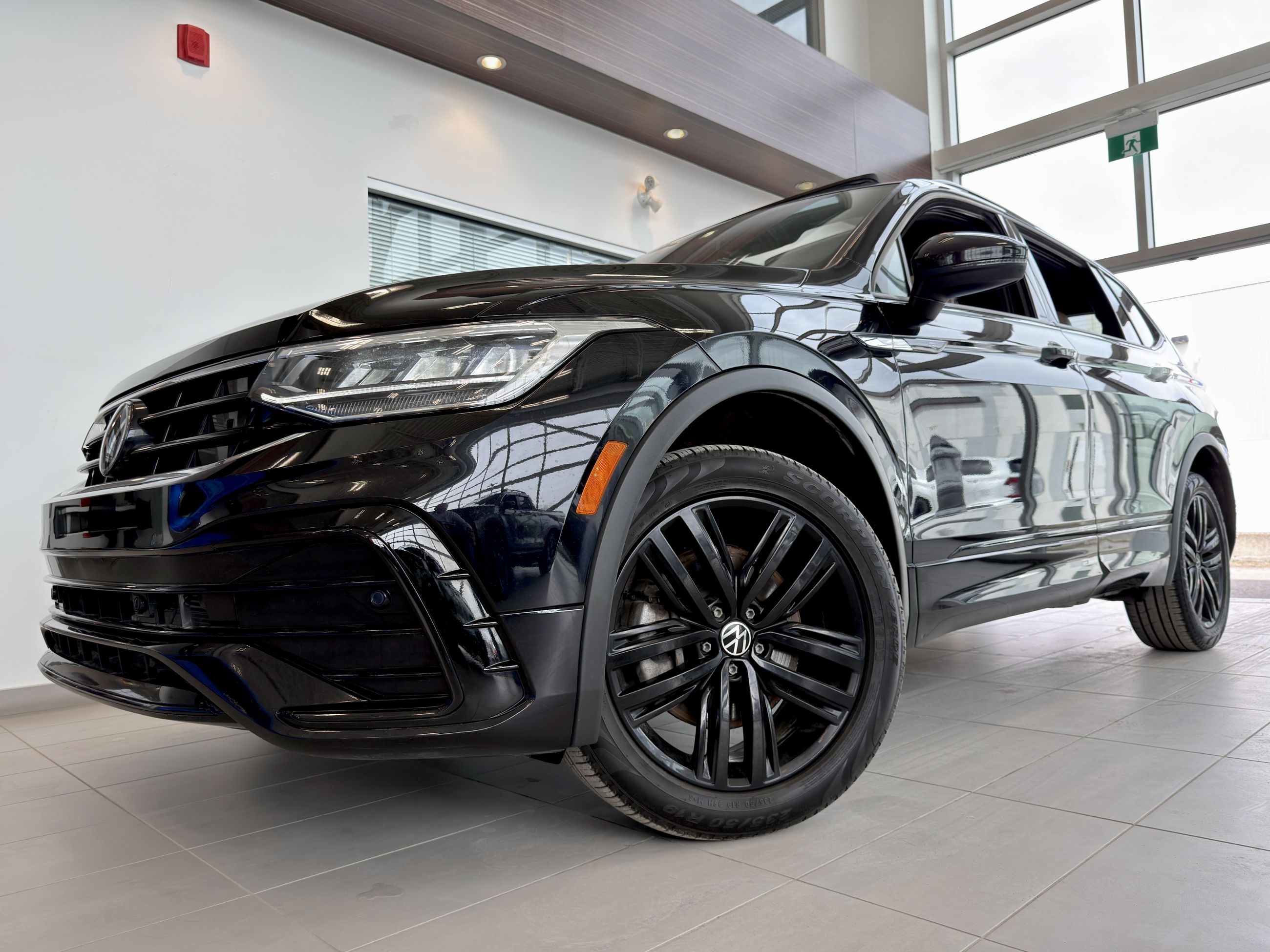 [2022] [Volkswagen] [Tiguan] [Comfortline R-Line Black Edition] - [Villeneuve Honda Joliette]
