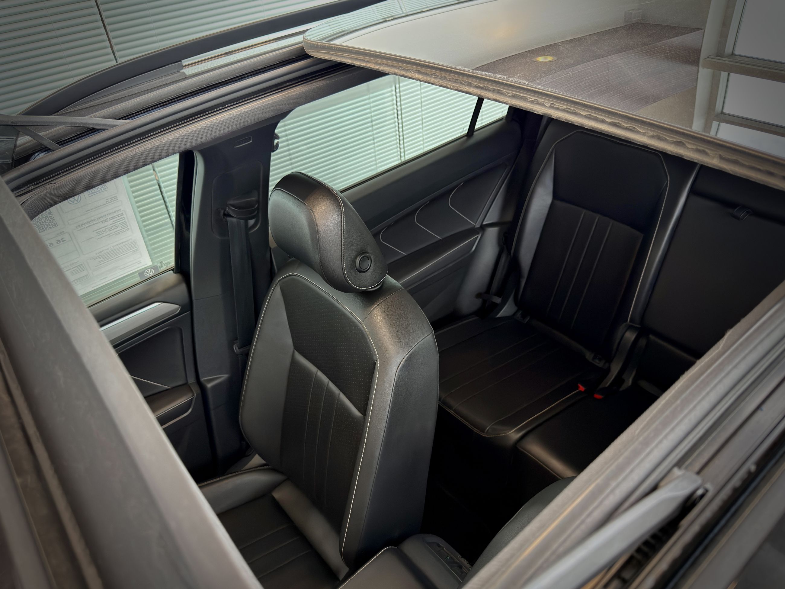 Volkswagen Tiguan Comfortline R-Line Black Edition 2022-14