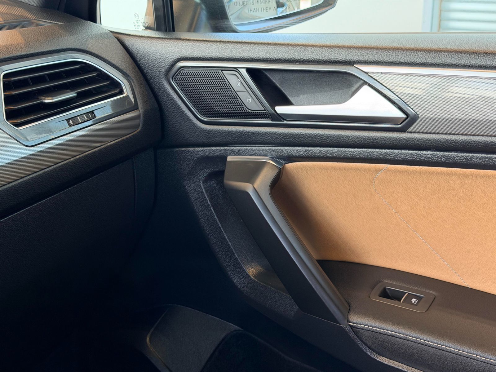 2022 Volkswagen Tiguan Comfortline R-Line Black Edition-33