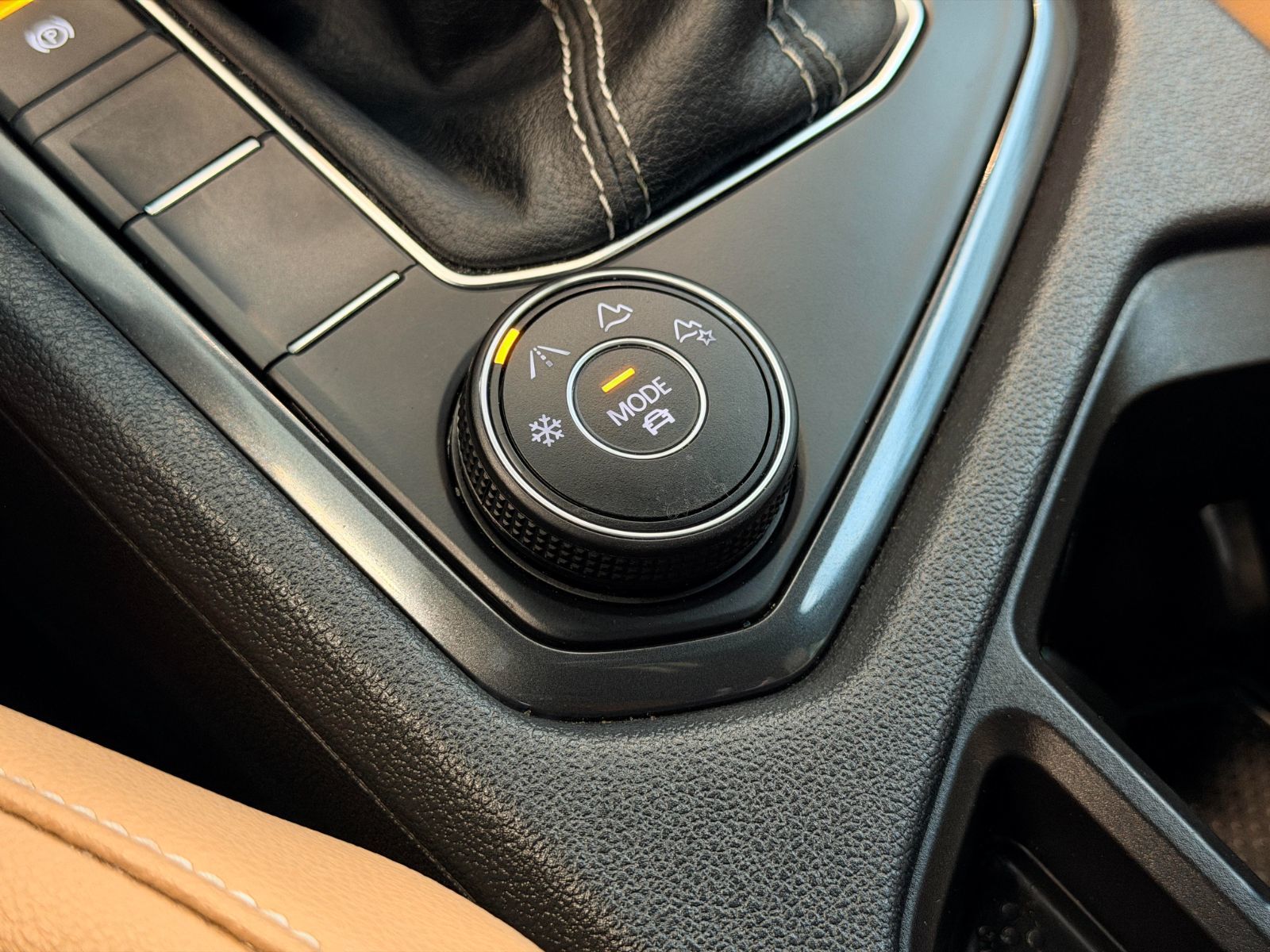 2022 Volkswagen Tiguan Comfortline R-Line Black Edition-32