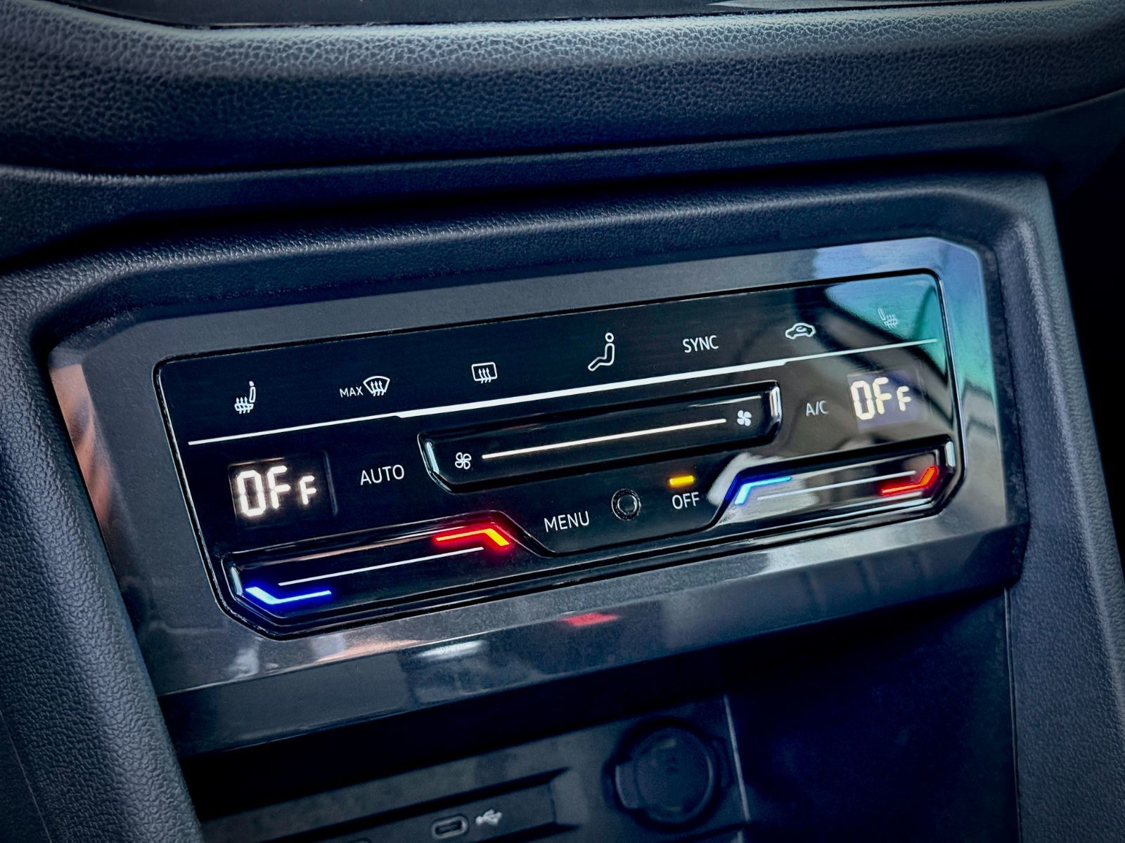 Volkswagen Tiguan Comfortline 2023-26