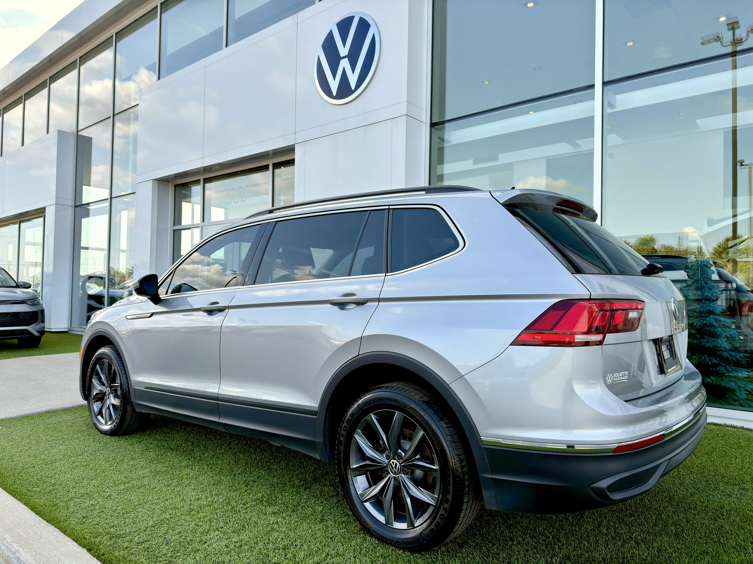 Volkswagen Tiguan Comfortline 2023-9