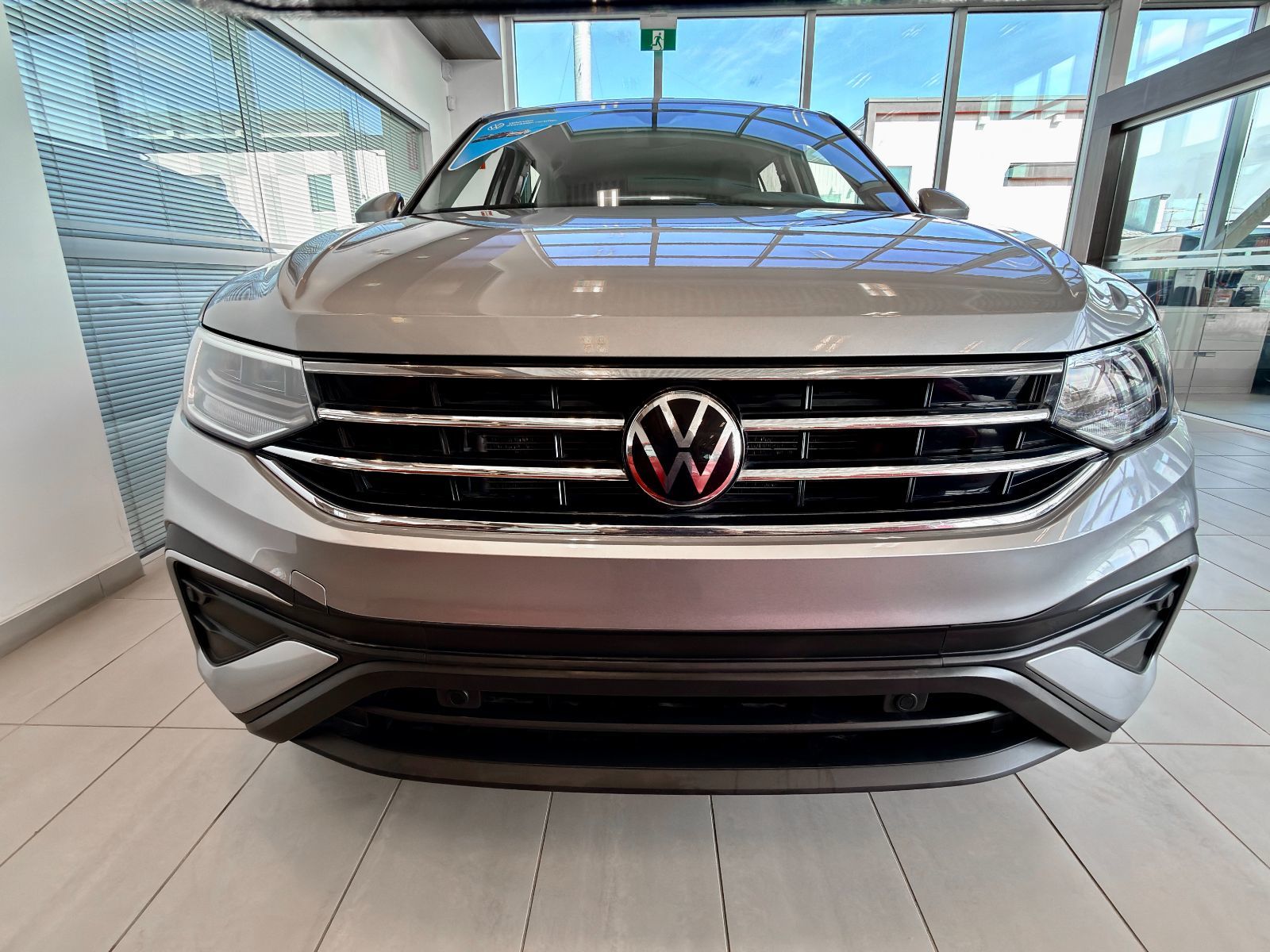 Photo Volkswagen Tiguan Comfortline 7 PASSAGERS 2023 #6