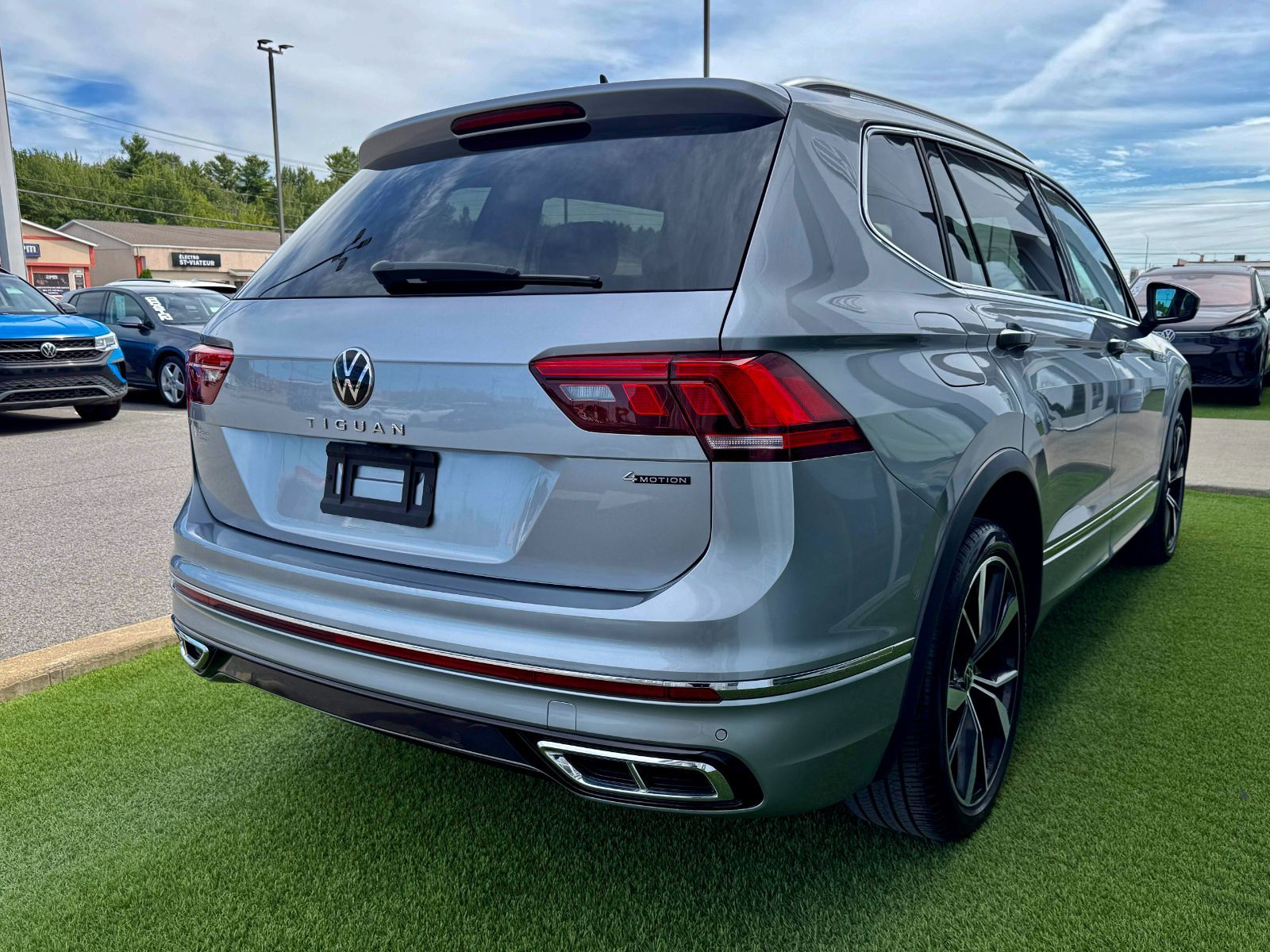 Volkswagen Tiguan Highline R-Line 2023-10