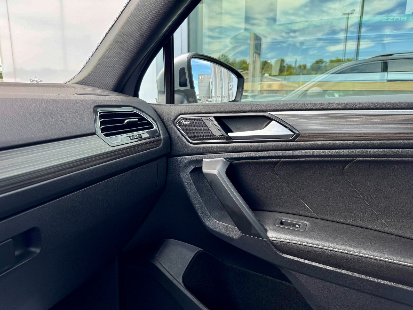 Volkswagen Tiguan Highline R-Line 2023-26