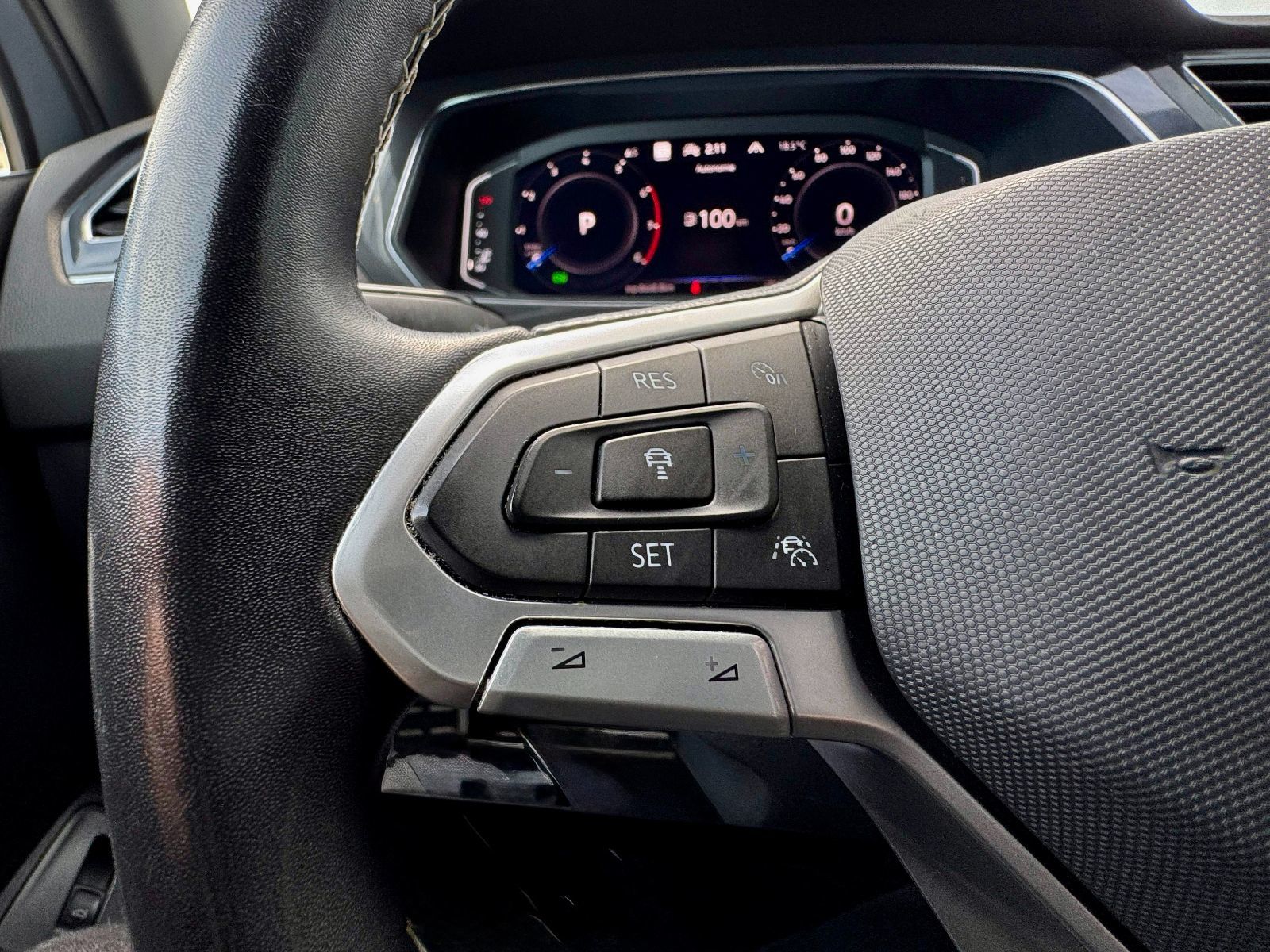 Volkswagen Tiguan Highline R-Line 2023-19