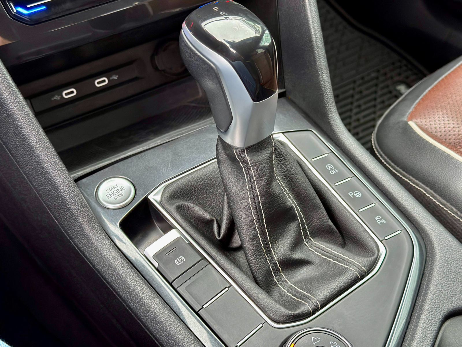 Volkswagen Tiguan Highline R-Line 2023-29