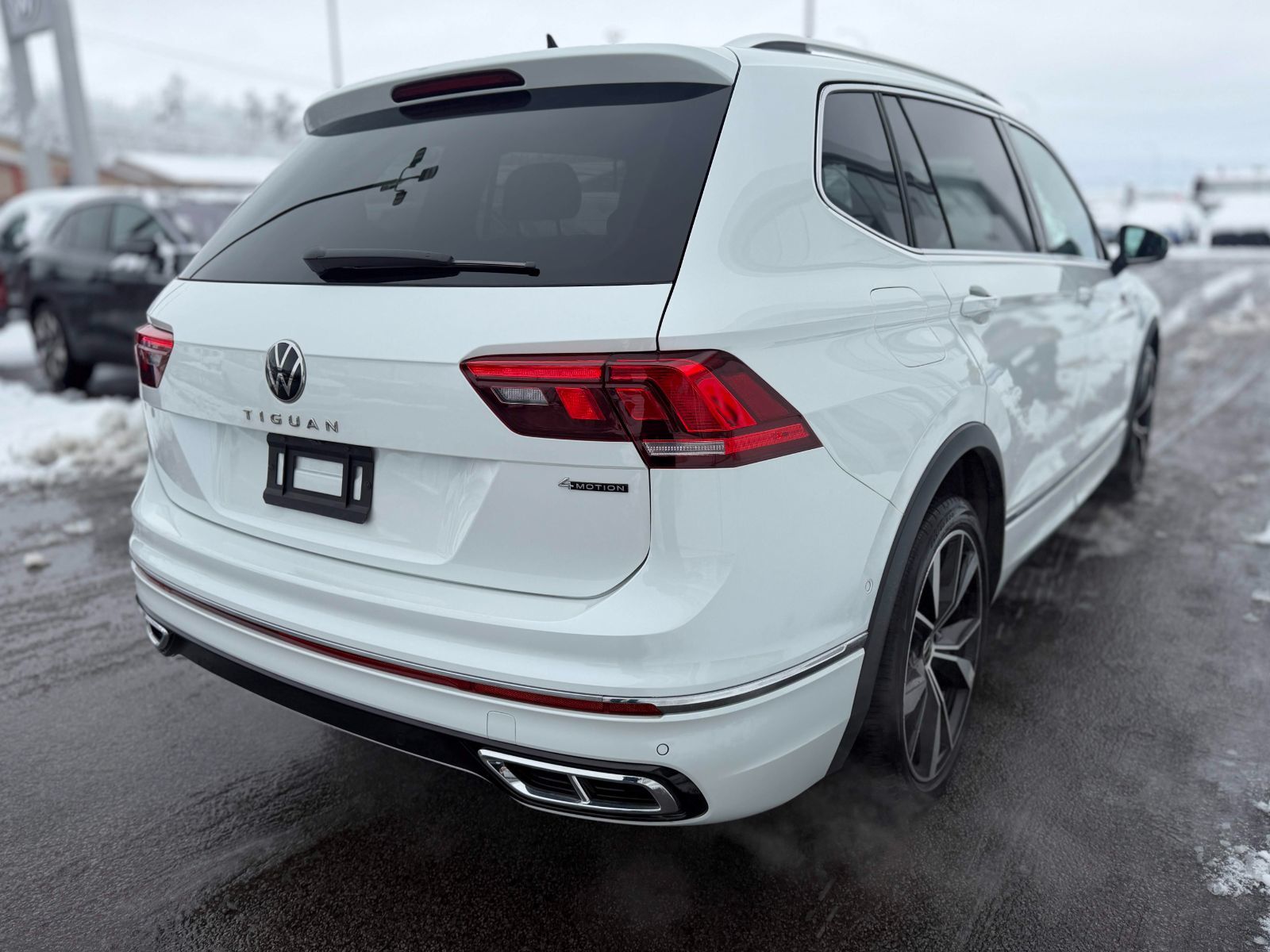 Volkswagen Tiguan Highline R-Line 2023-11