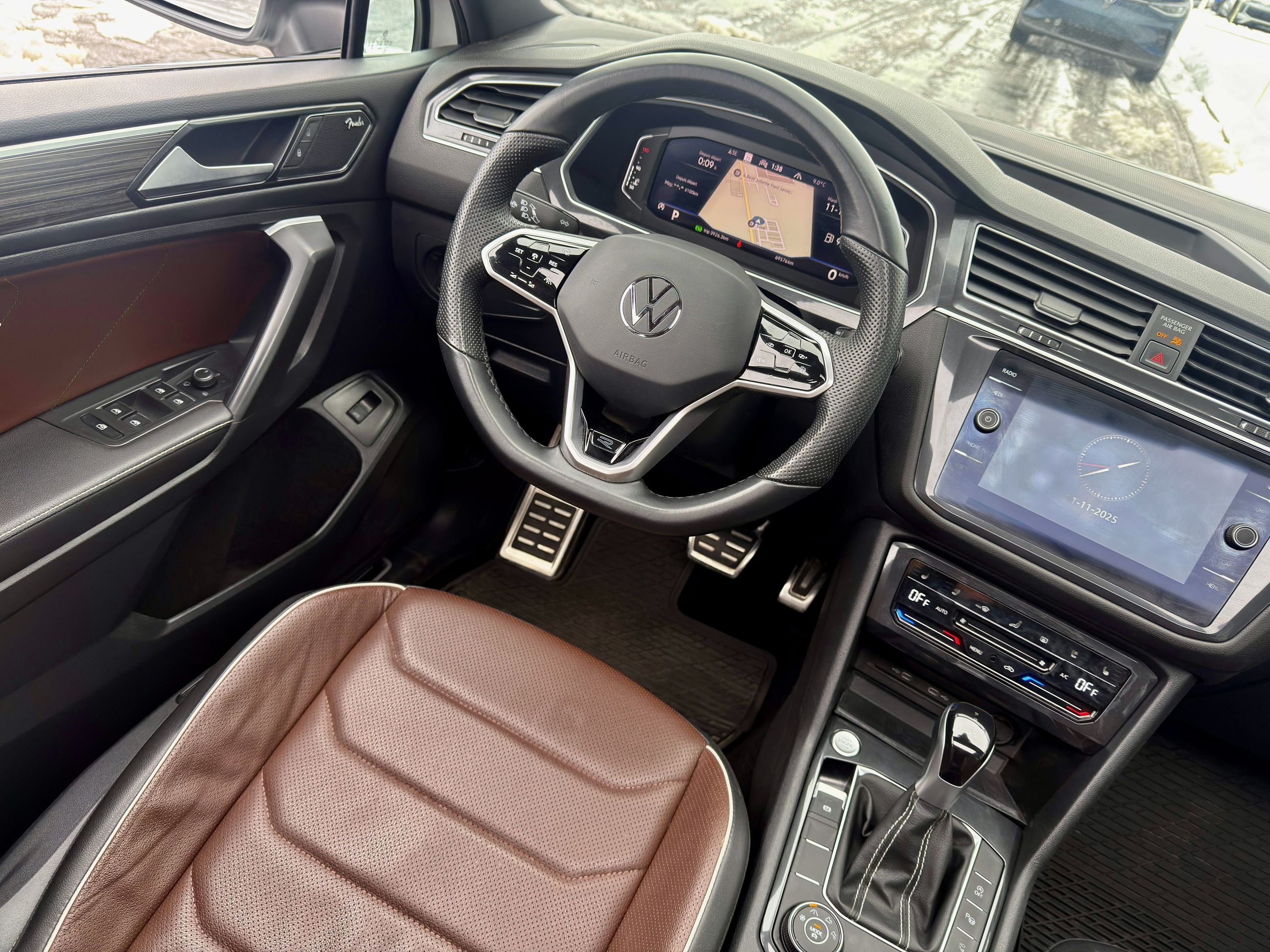 Volkswagen Tiguan Highline R-Line 2023-19