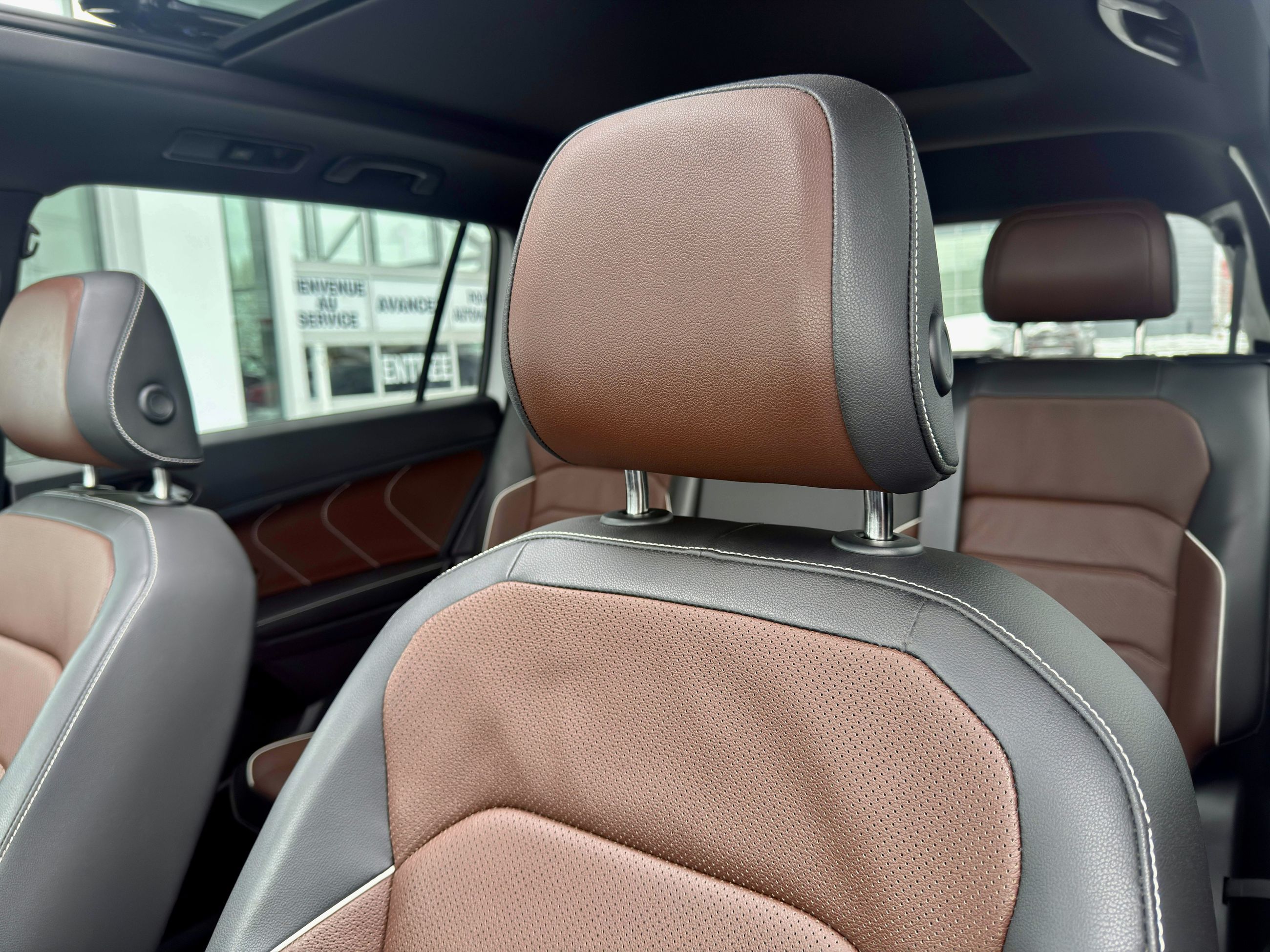 Volkswagen Tiguan Highline R-Line 2023-18