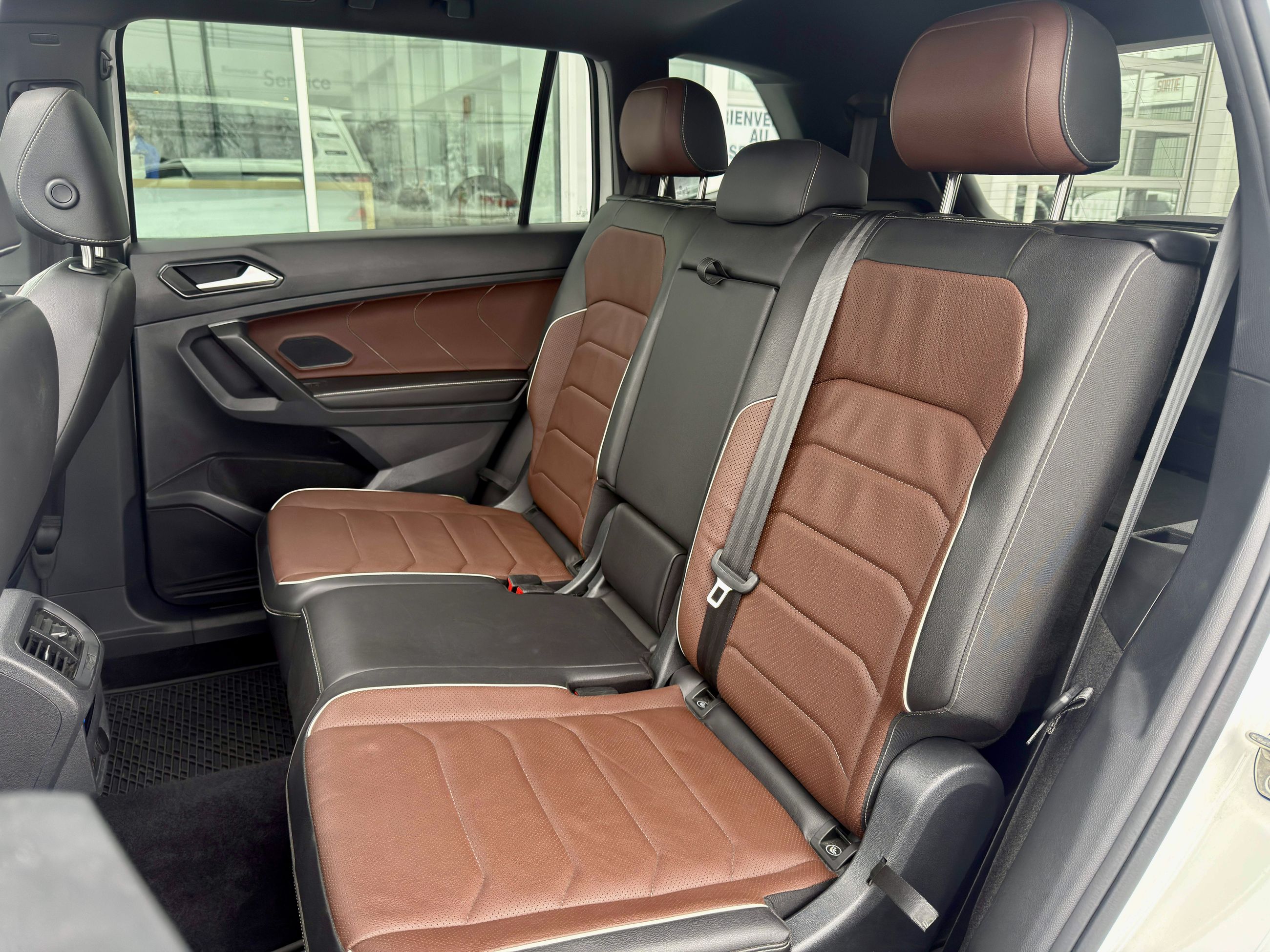 Volkswagen Tiguan Highline R-Line 2023-17