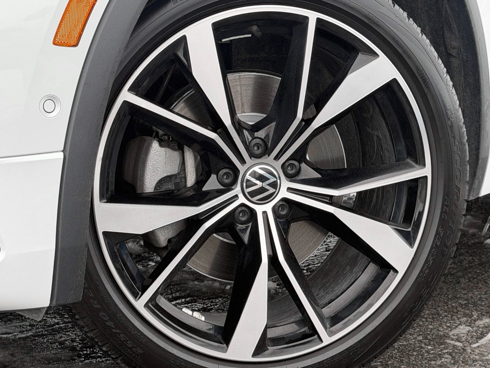 Volkswagen Tiguan Highline R-Line 2023-12