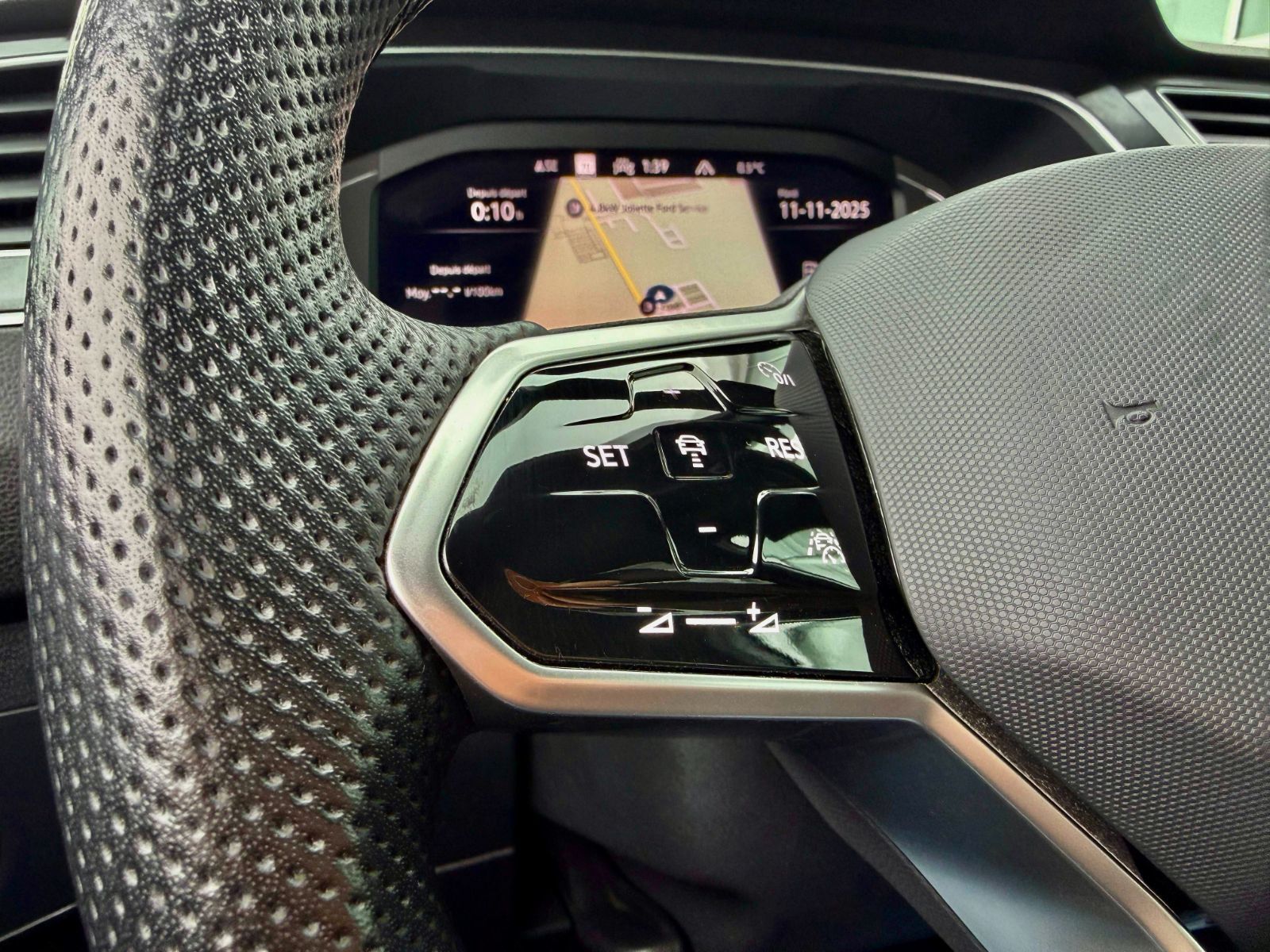 Volkswagen Tiguan Highline R-Line 2023-23