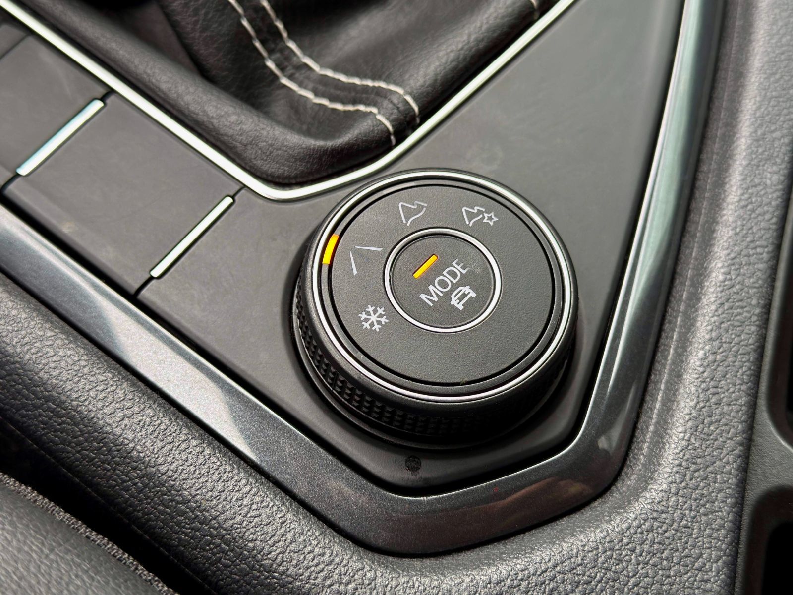 Volkswagen Tiguan Highline R-Line 2023-34