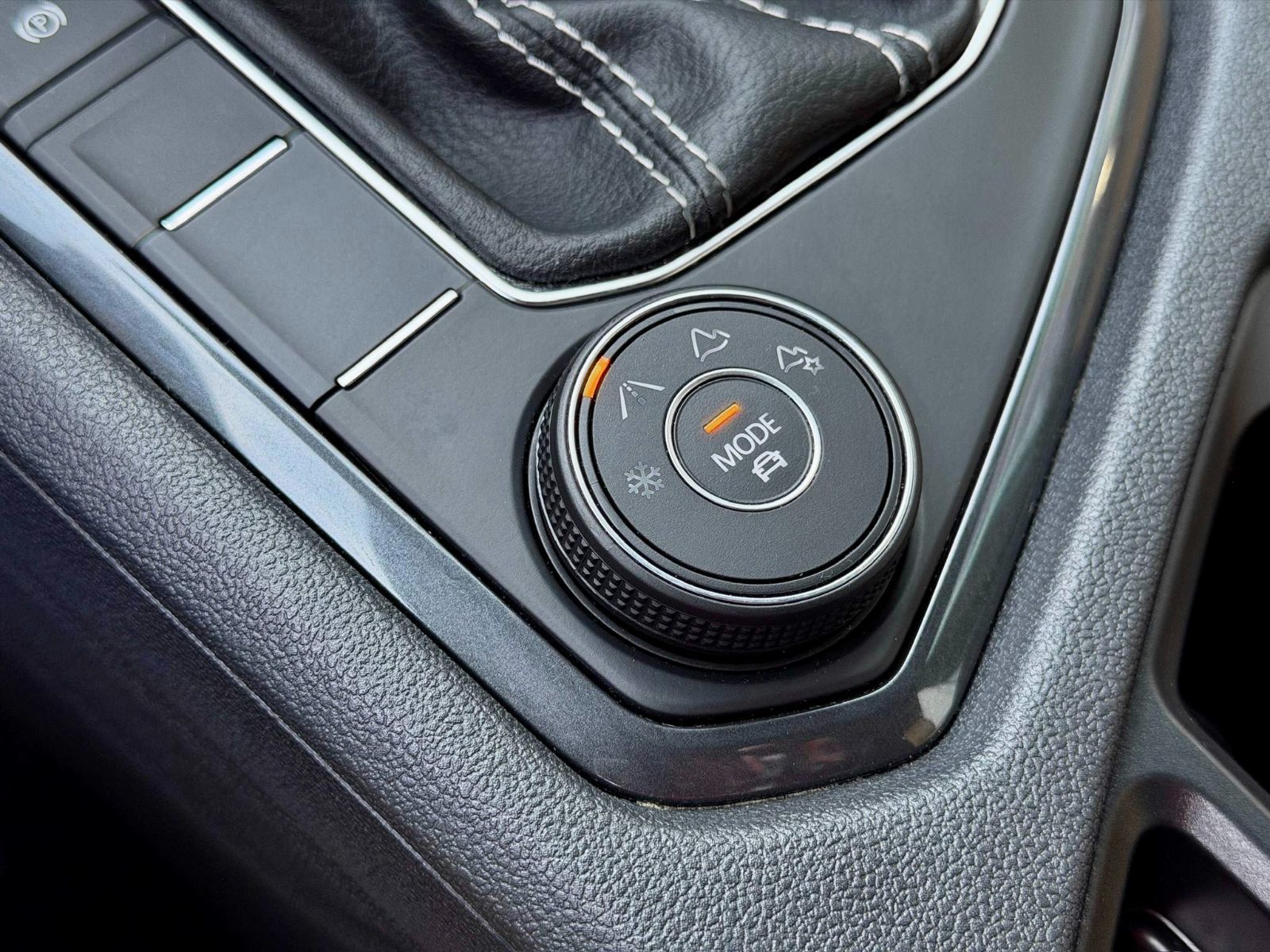 Volkswagen Tiguan Comfortline R-Line Black Edition 2024-32