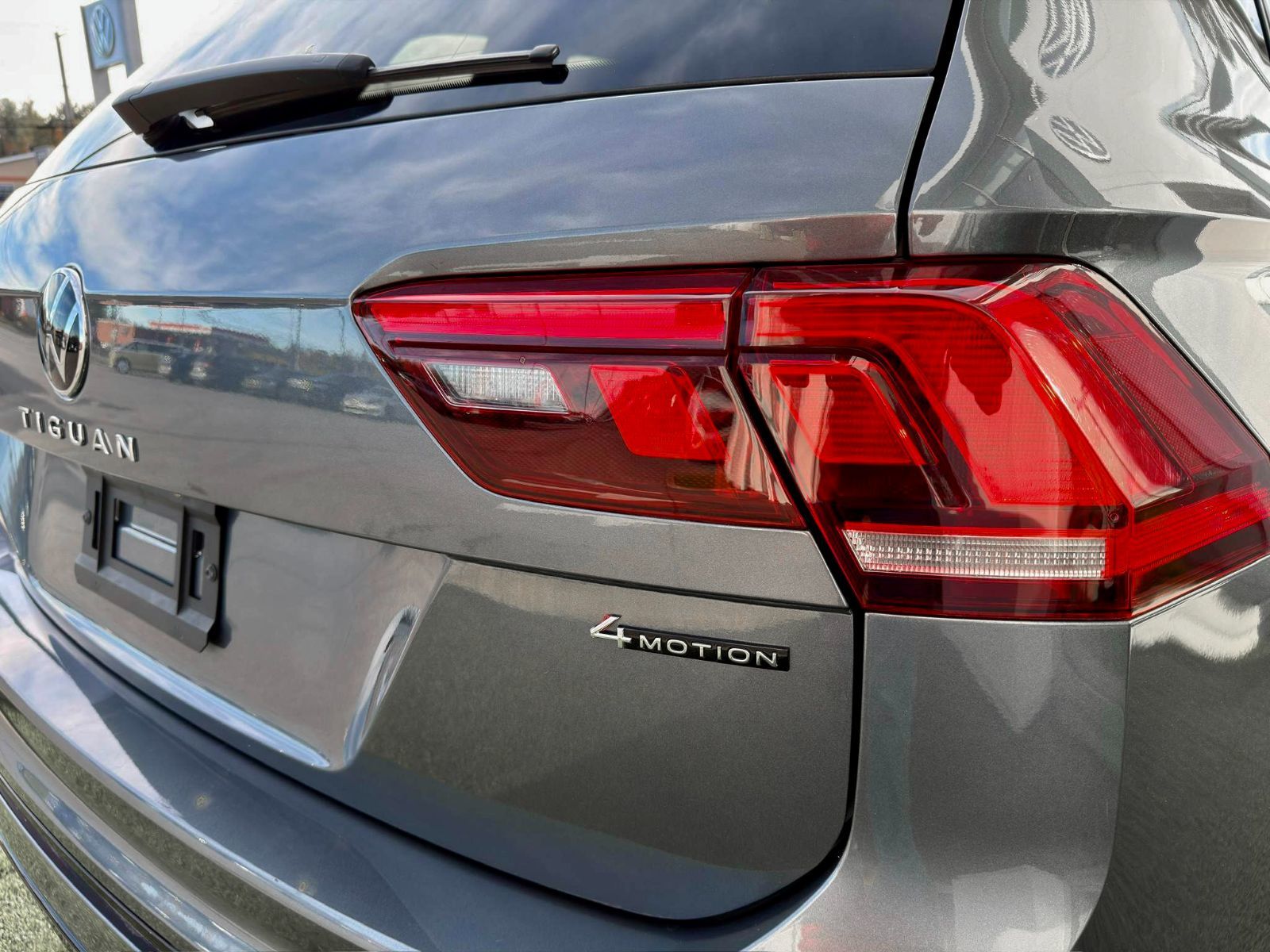 Volkswagen Tiguan Comfortline R-Line Black Edition 2024-12