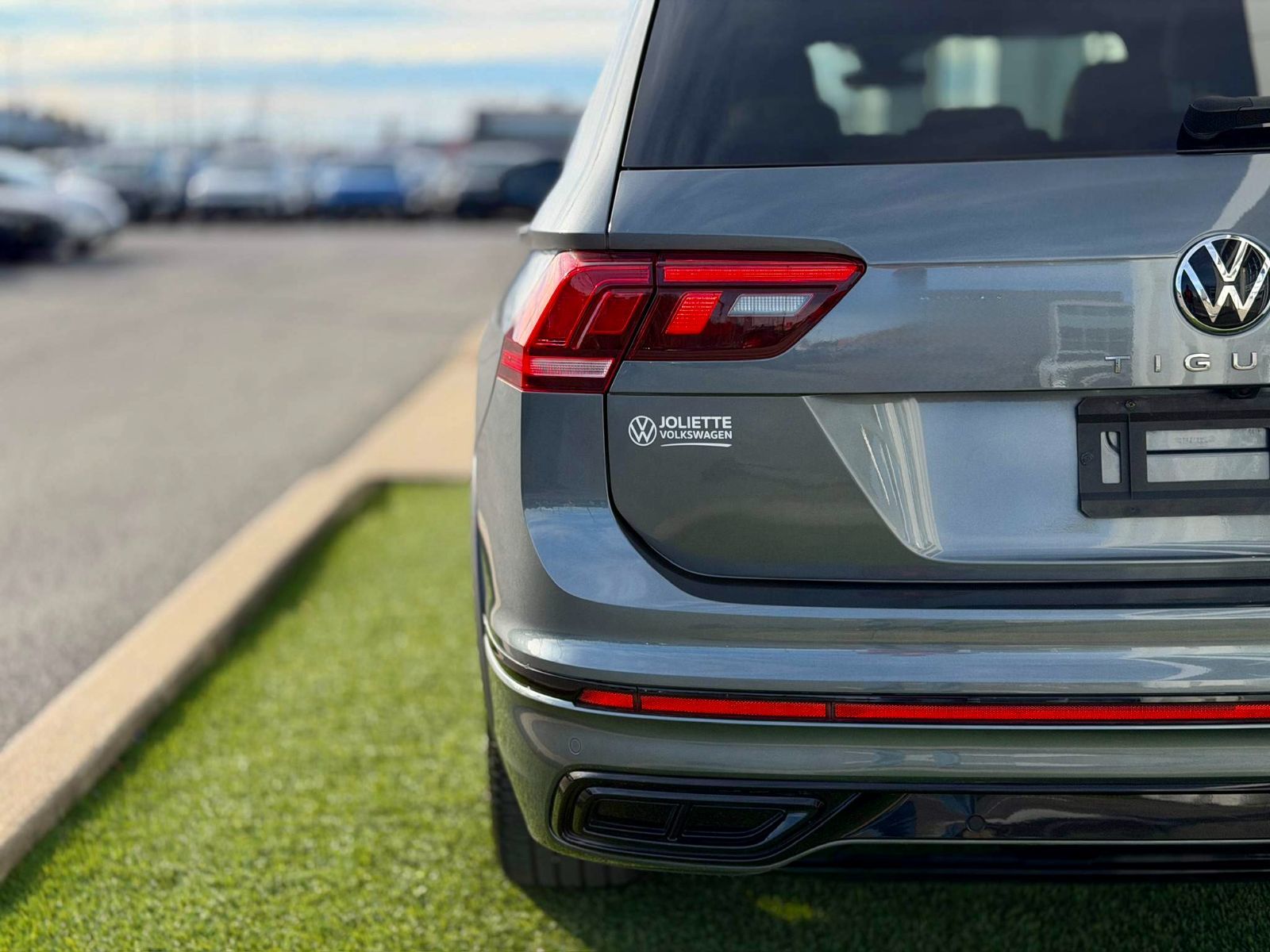 Volkswagen Tiguan Comfortline R-Line Black Edition 2024-10