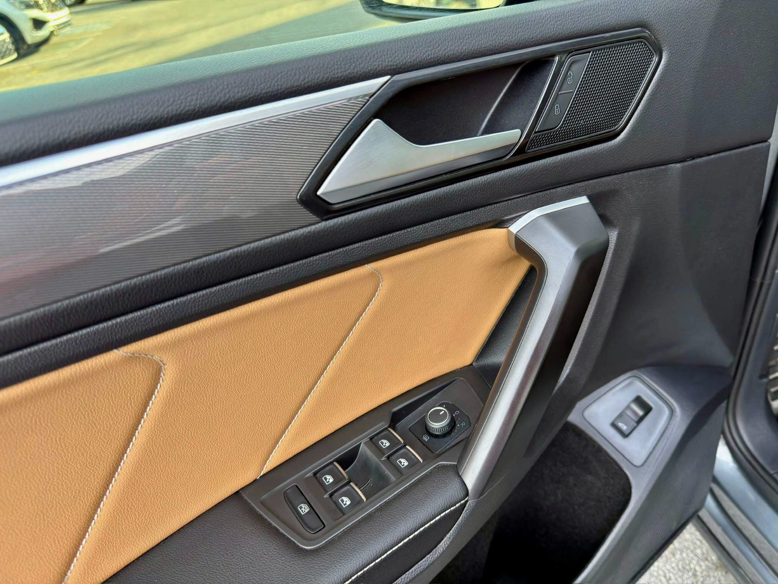 Volkswagen Tiguan Comfortline R-Line Black Edition 2024-36