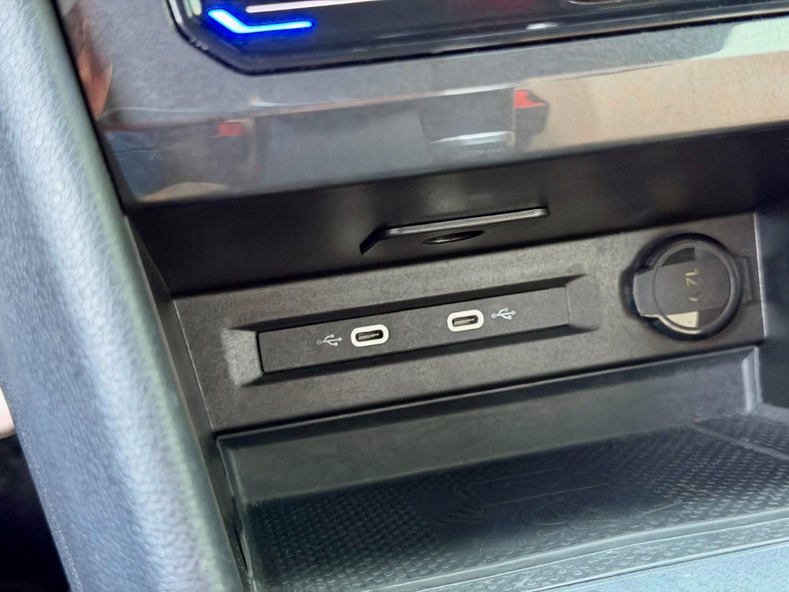 Volkswagen Tiguan Comfortline R-Line Black Edition 2024-37