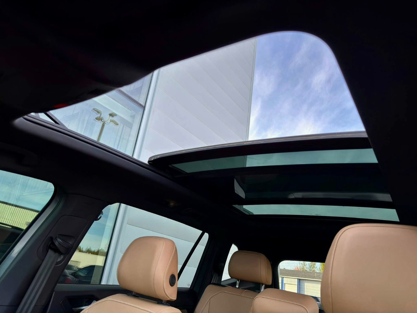 Volkswagen Tiguan Comfortline R-Line Black Edition 2024-17