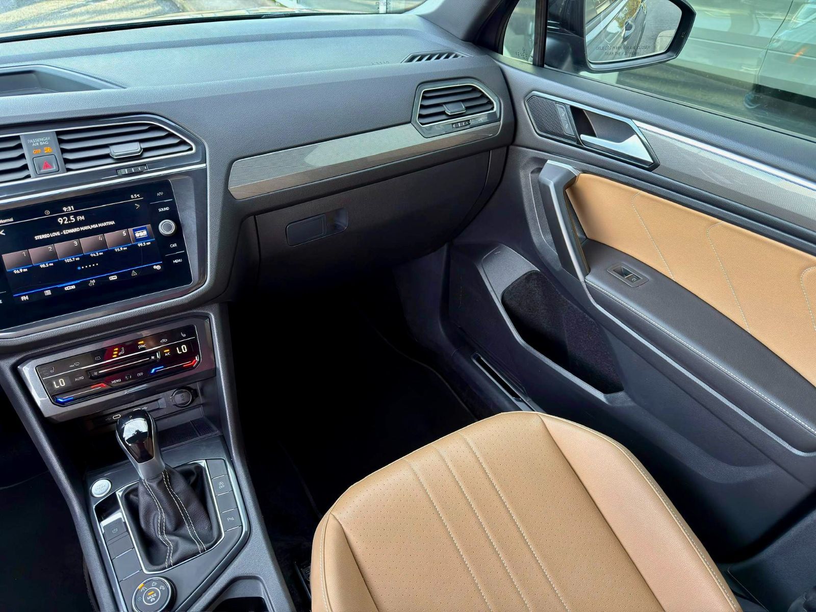 Volkswagen Tiguan Comfortline R-Line Black Edition 2024-23