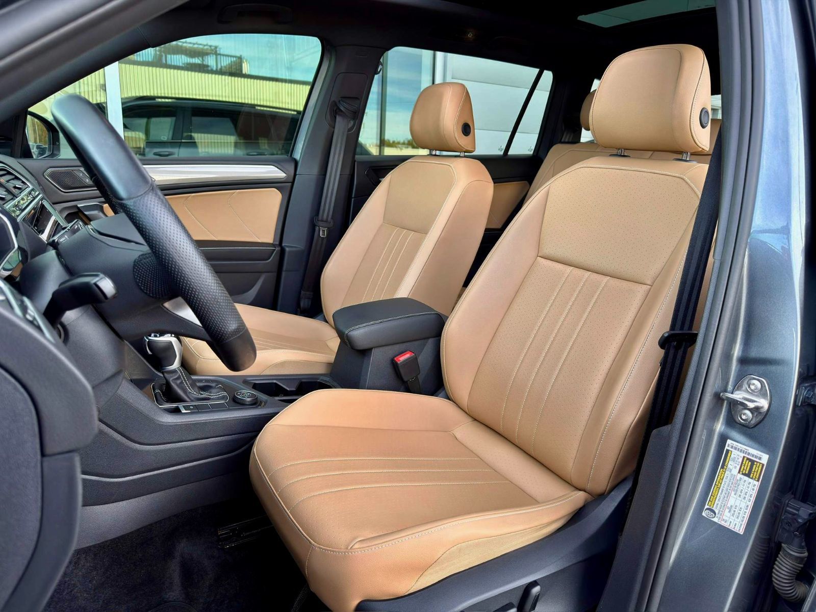 Volkswagen Tiguan Comfortline R-Line Black Edition 2024-18