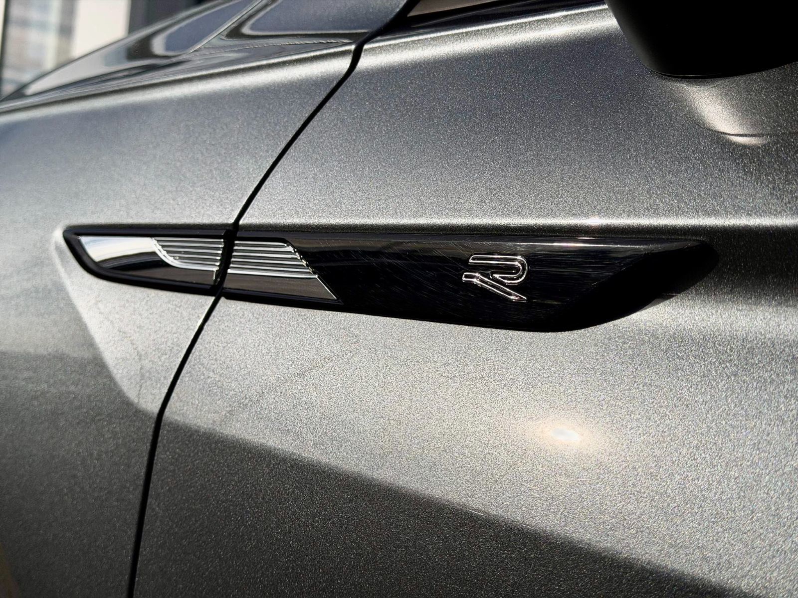 Volkswagen Tiguan Comfortline R-Line Black Edition 2024-15