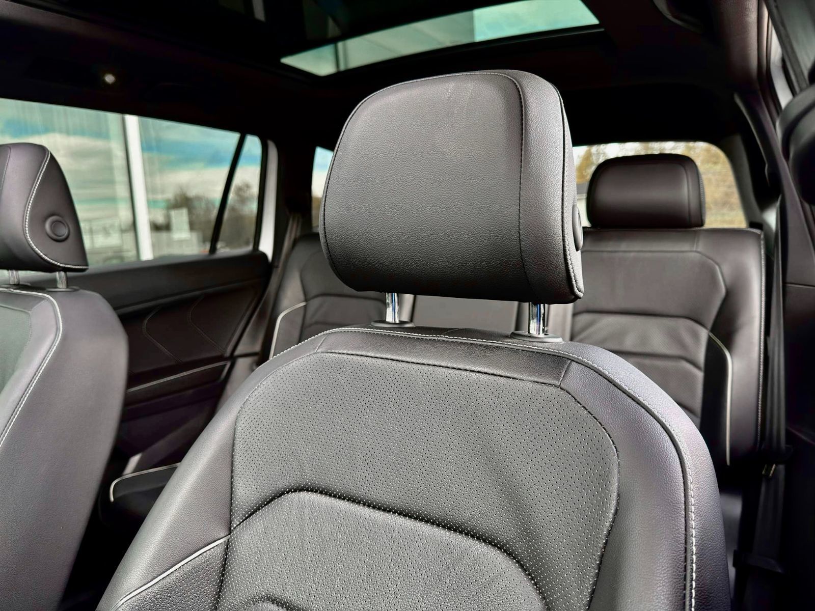 Volkswagen Tiguan Highline R-Line 2024-19