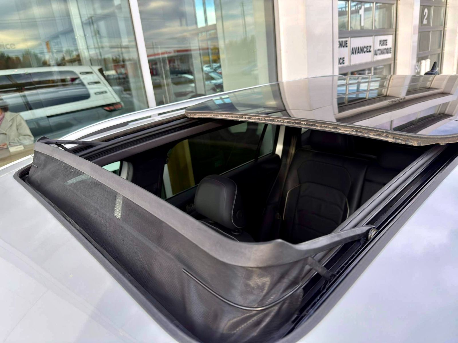 Volkswagen Tiguan Highline R-Line 2024-14