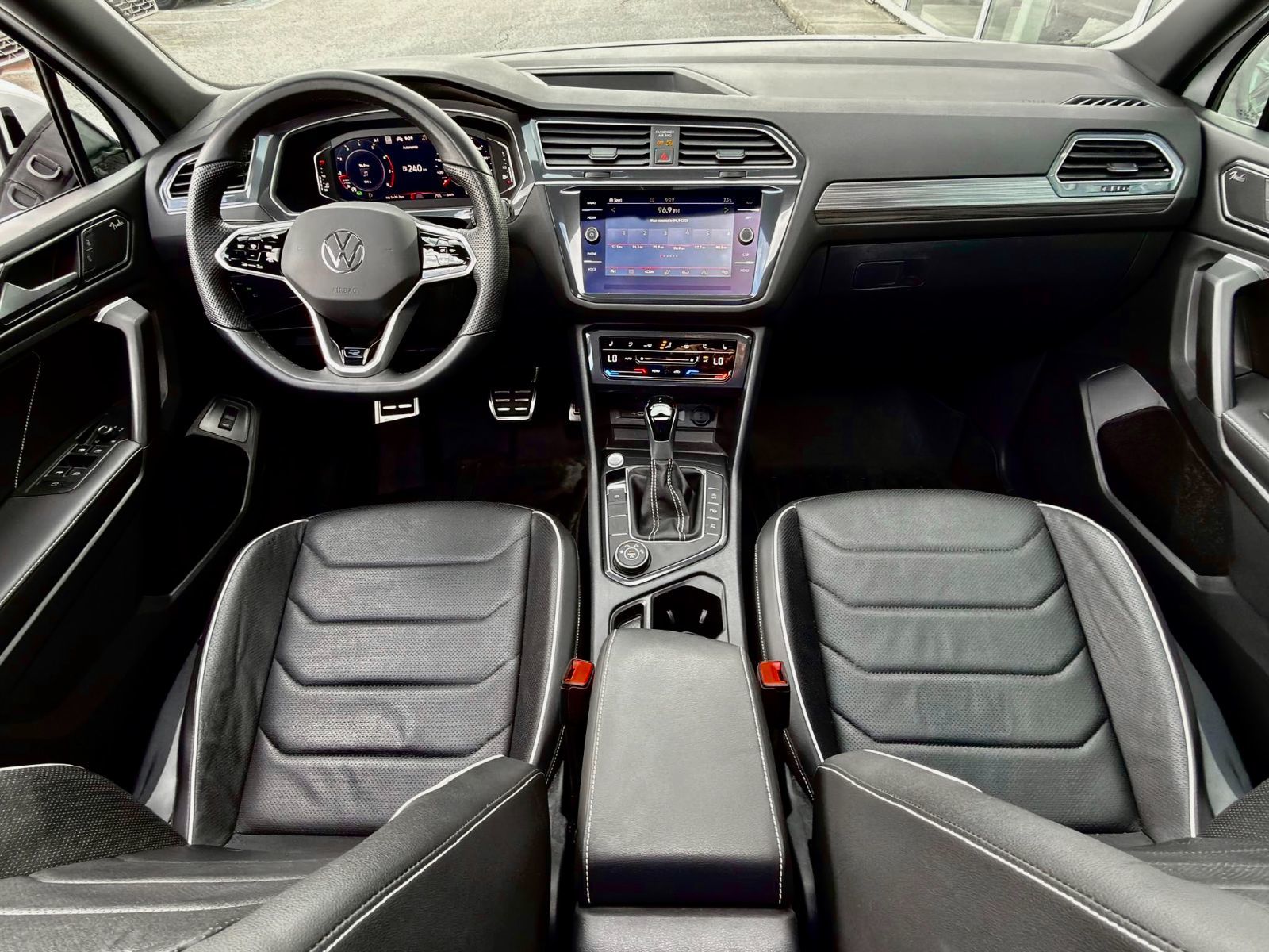 Volkswagen Tiguan Highline R-Line 2024-21