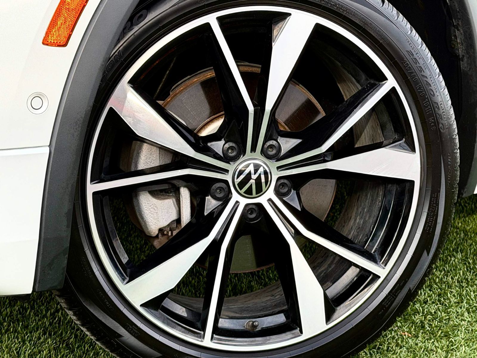 Volkswagen Tiguan Highline R-Line 2024-13