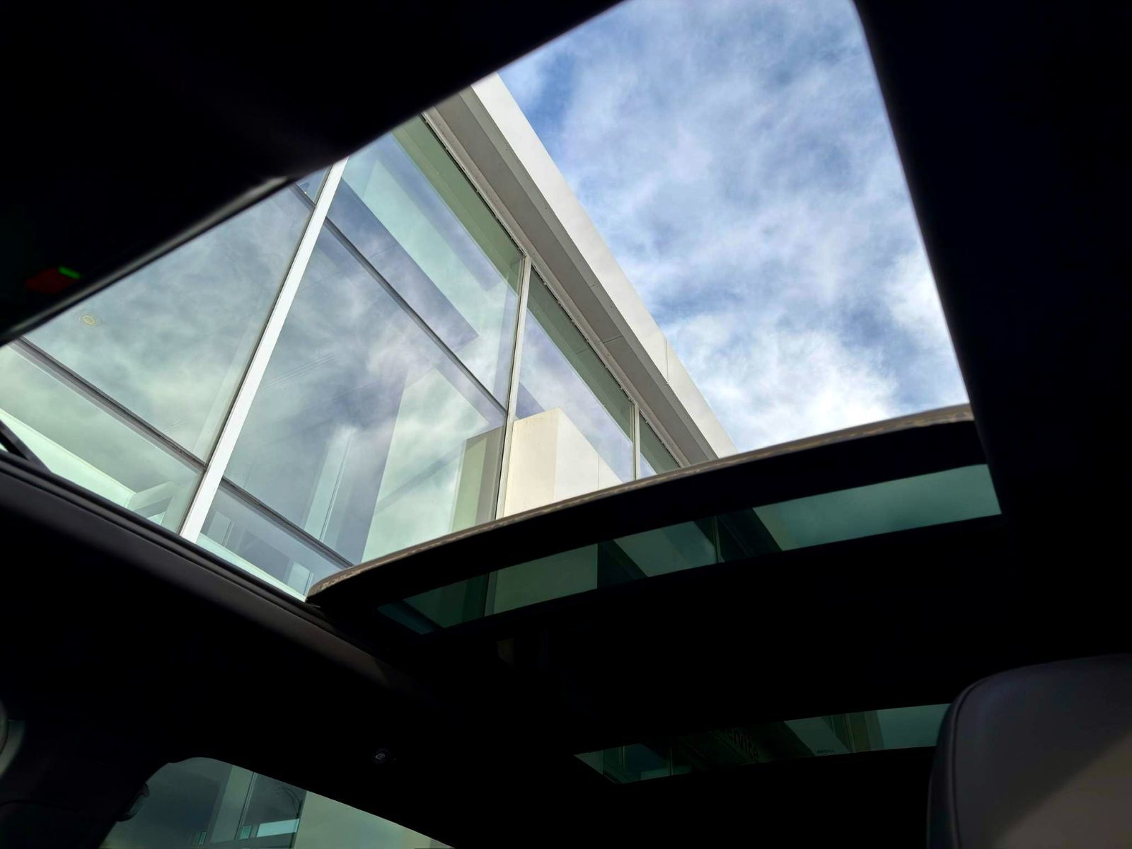 Volkswagen Tiguan Highline R-Line 2024-16