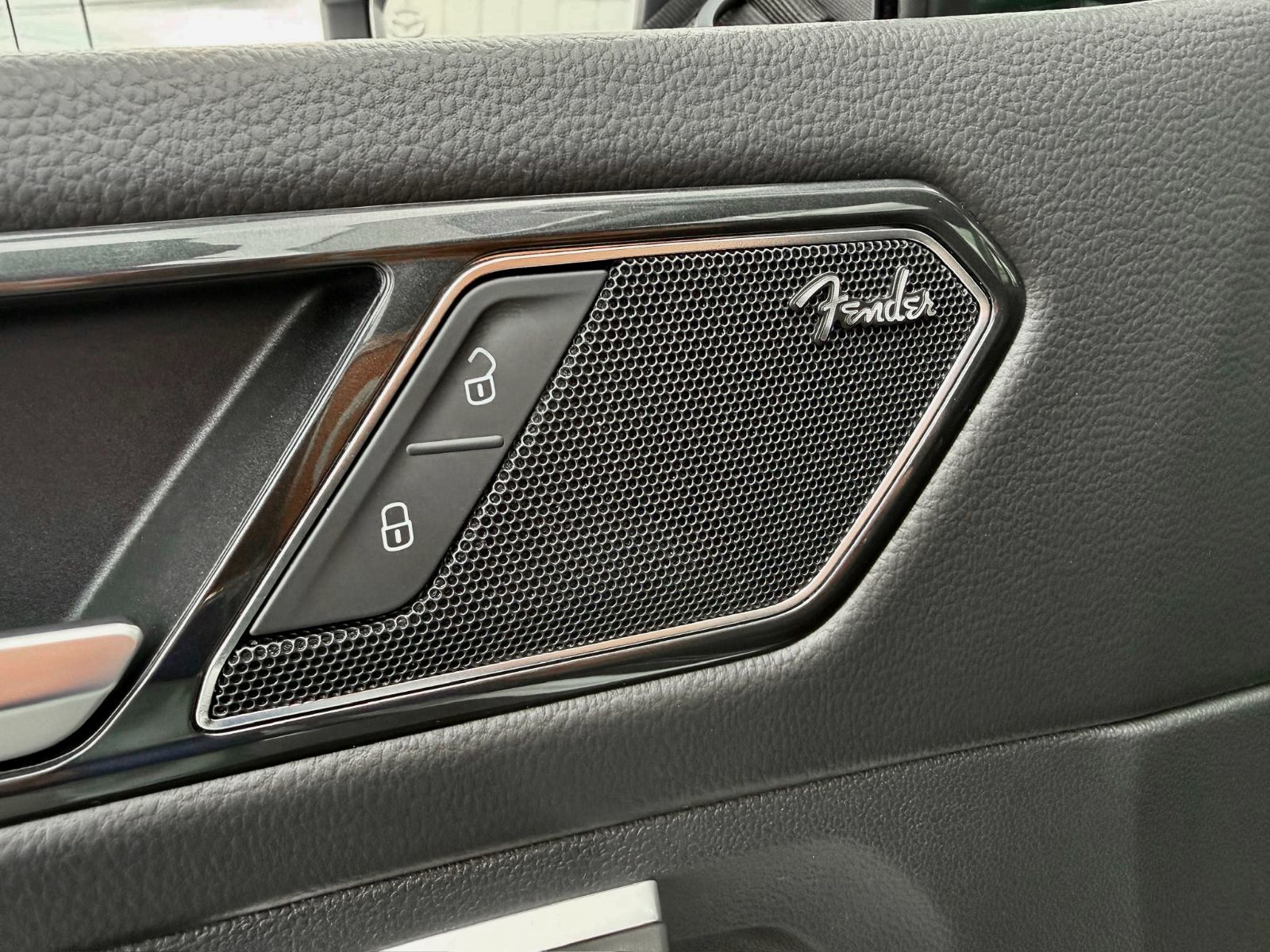 Volkswagen Tiguan Highline R-Line 2024-35