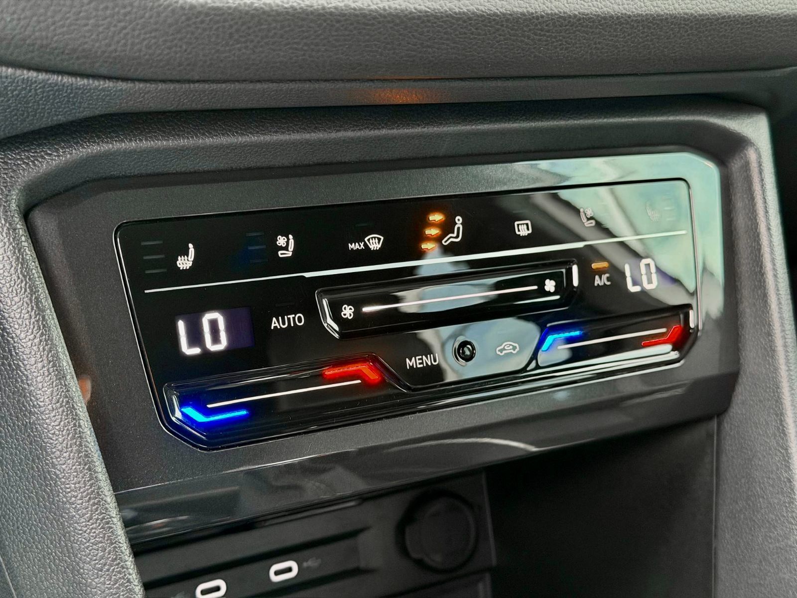 Volkswagen Tiguan Highline R-Line 2024-29