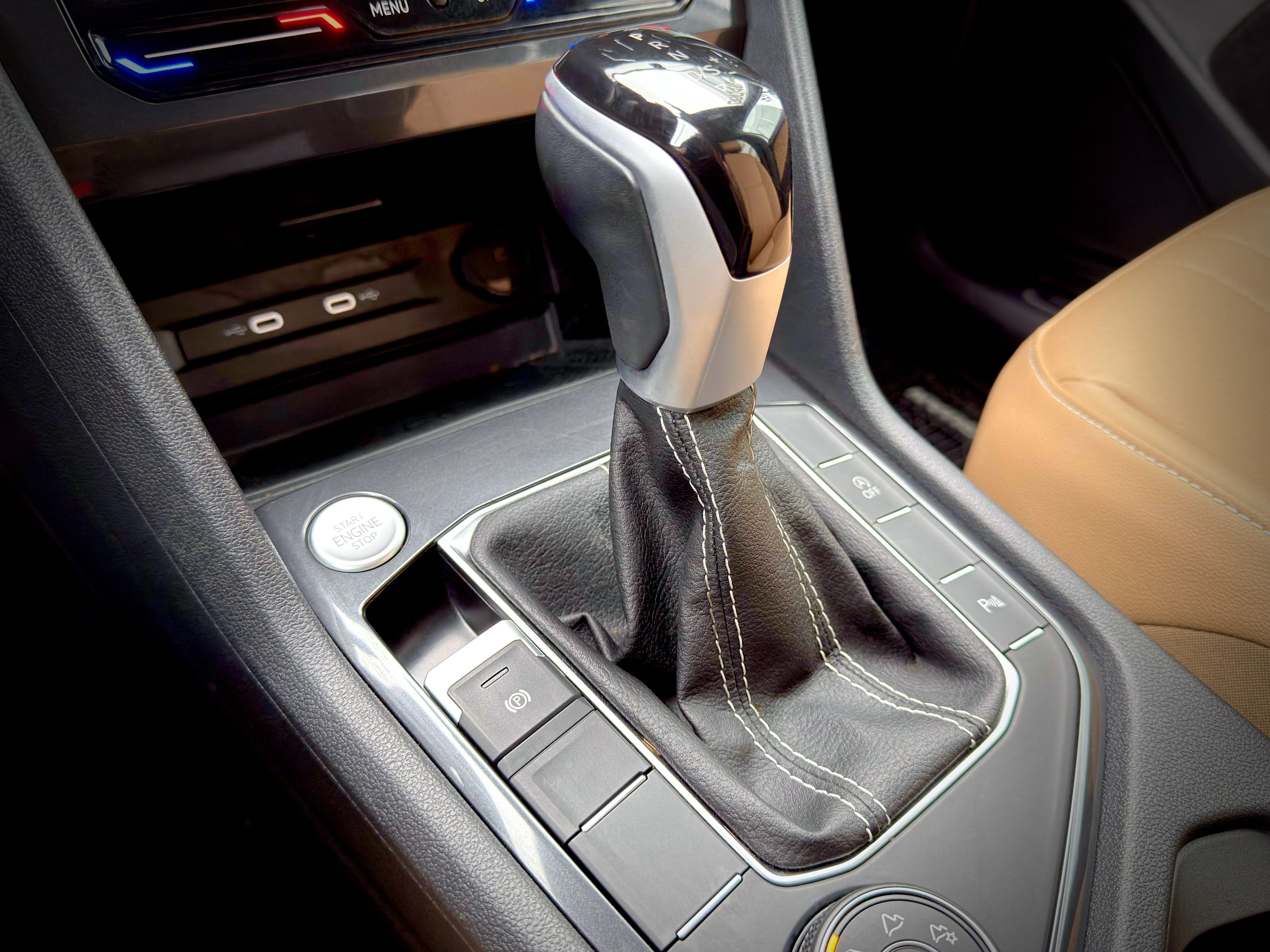 Volkswagen Tiguan Comfortline R-Line Black Edition 2024-34