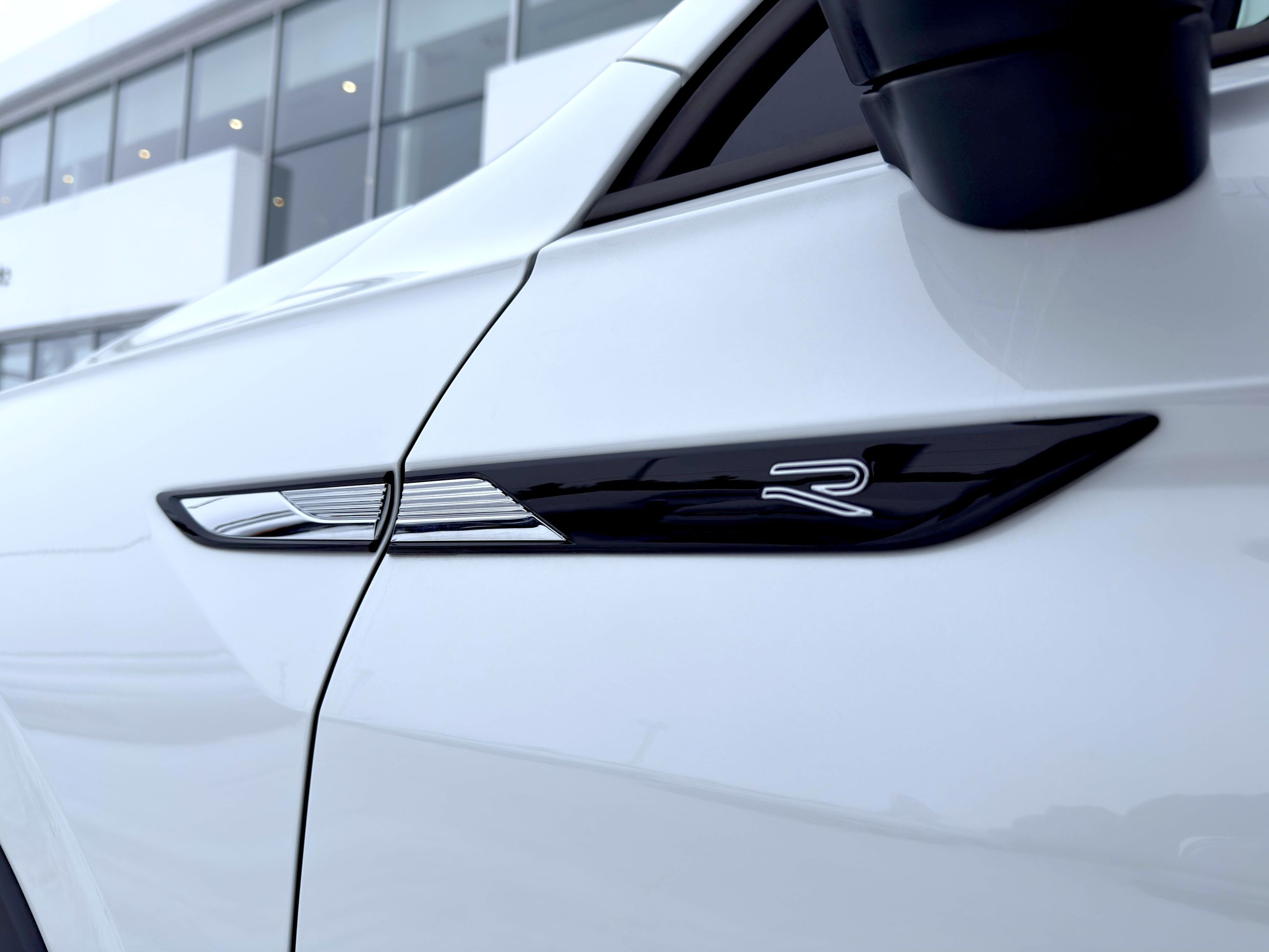 Volkswagen Tiguan Comfortline R-Line Black Edition 2024-7