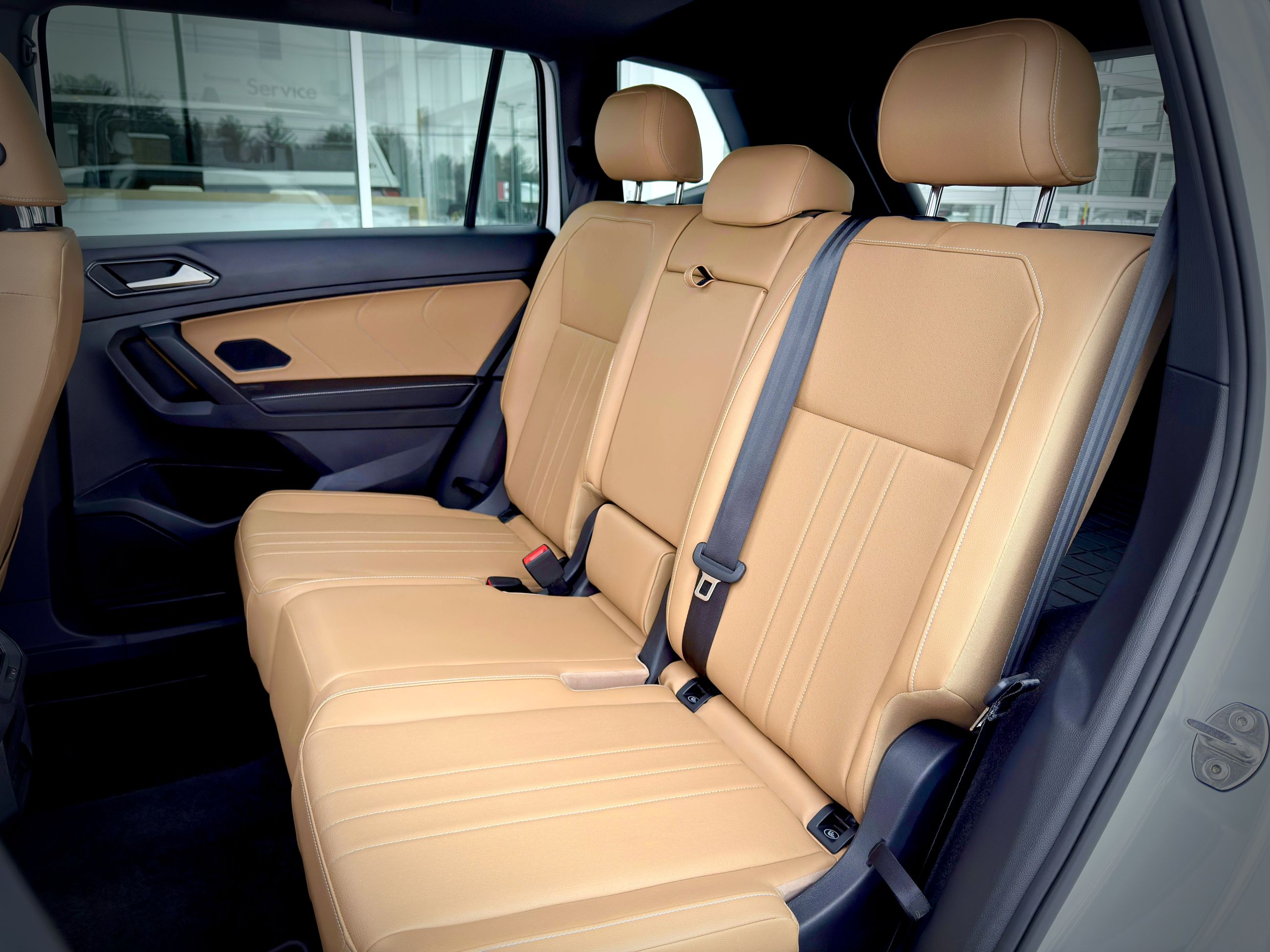 Volkswagen Tiguan Comfortline R-Line Black Edition 2024-23