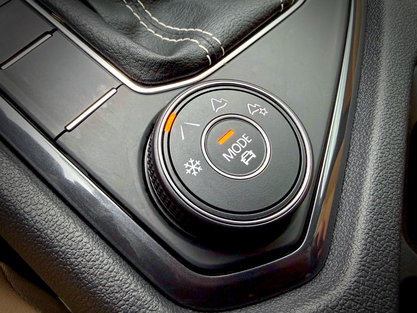 Volkswagen Tiguan Comfortline R-Line Black Edition 2024-35