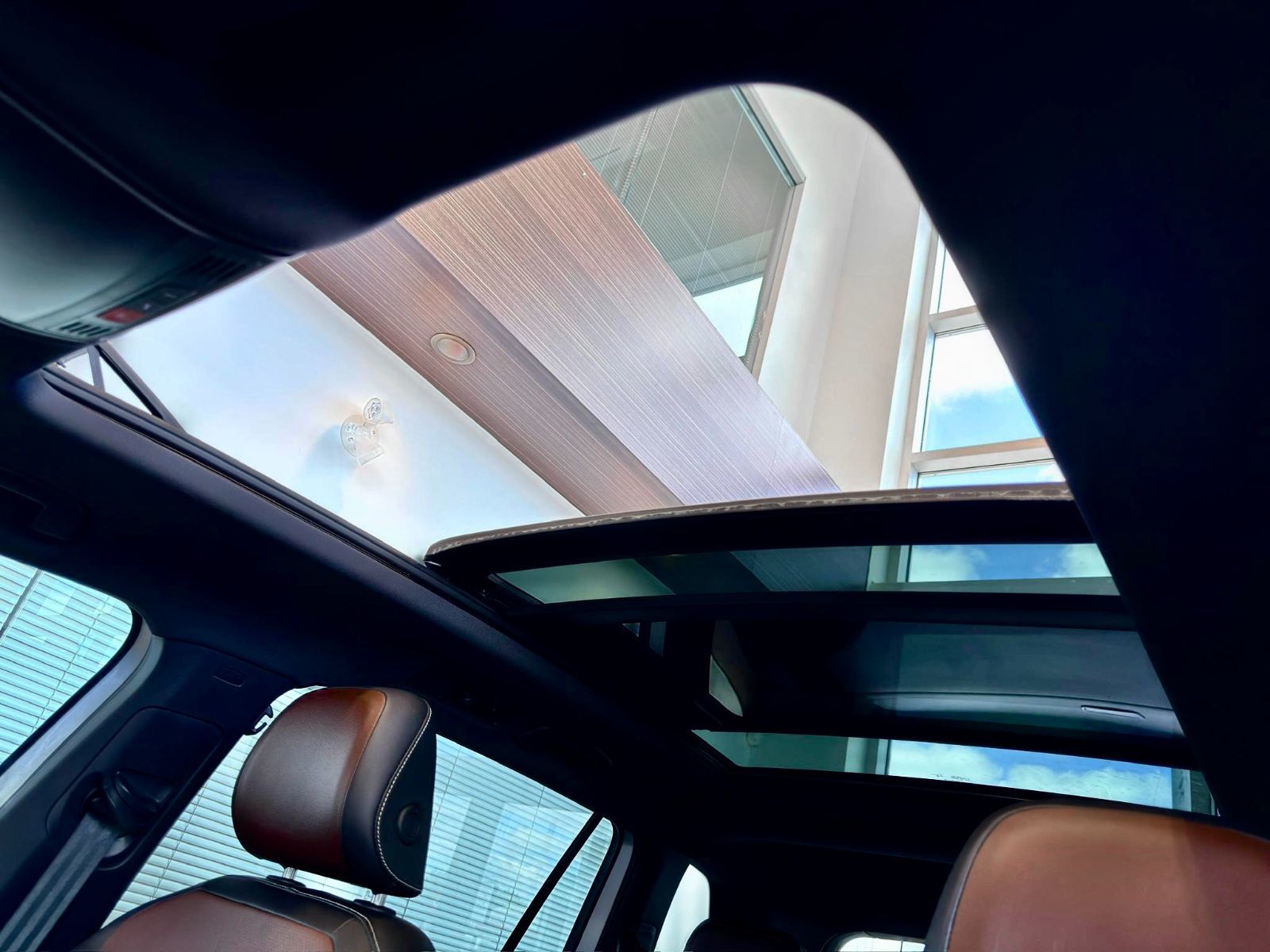 Volkswagen Tiguan Highline R-Line 2024-17