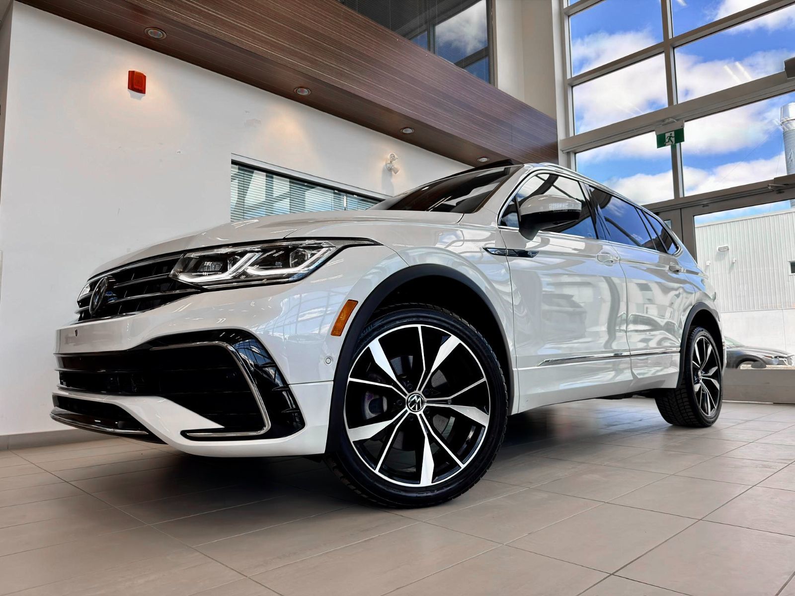 [Volkswagen] [Tiguan] [Highline R-Line] [2024] - [Villeneuve Honda Joliette]