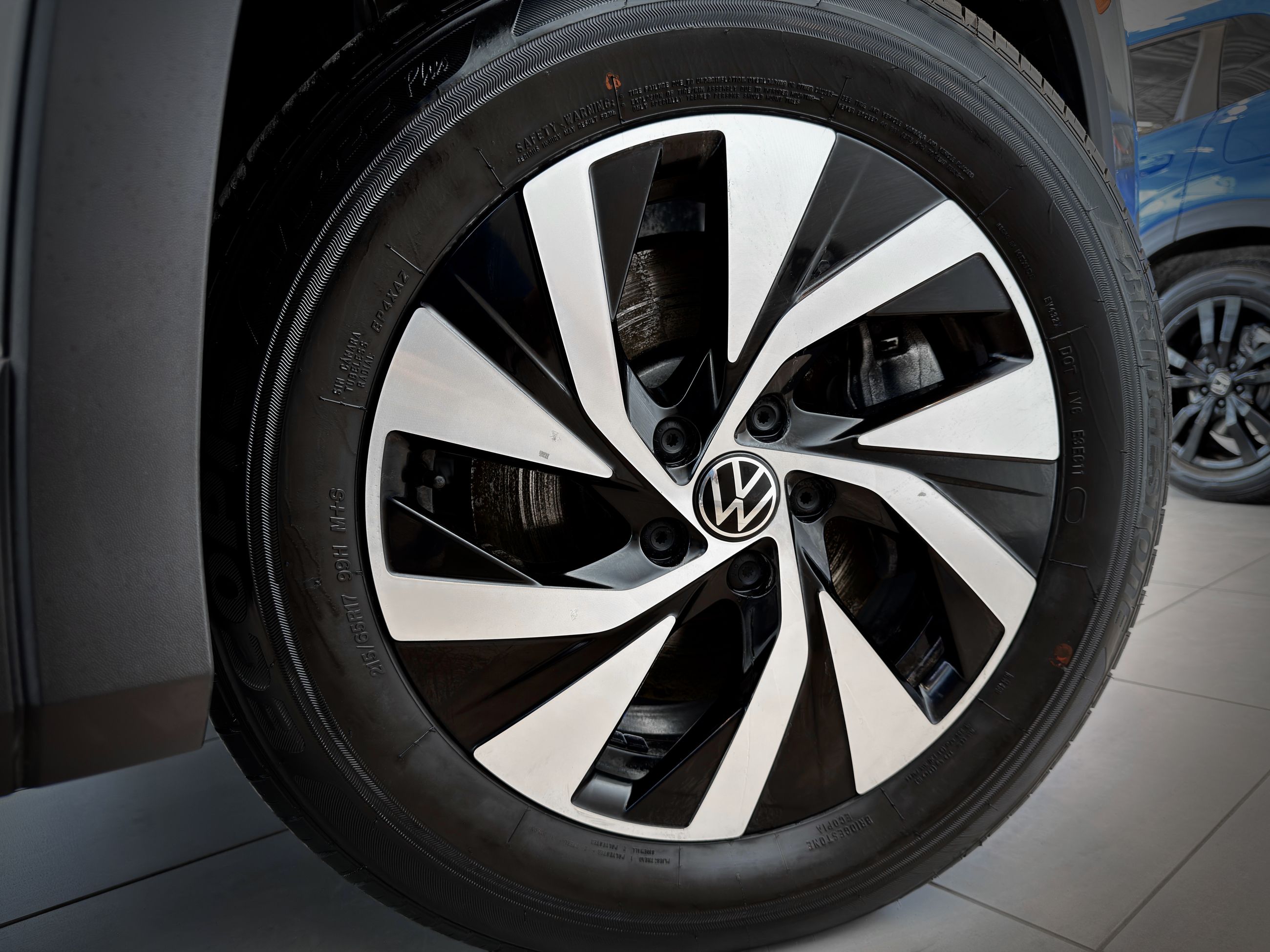 Volkswagen Tiguan Trendline 2025-16